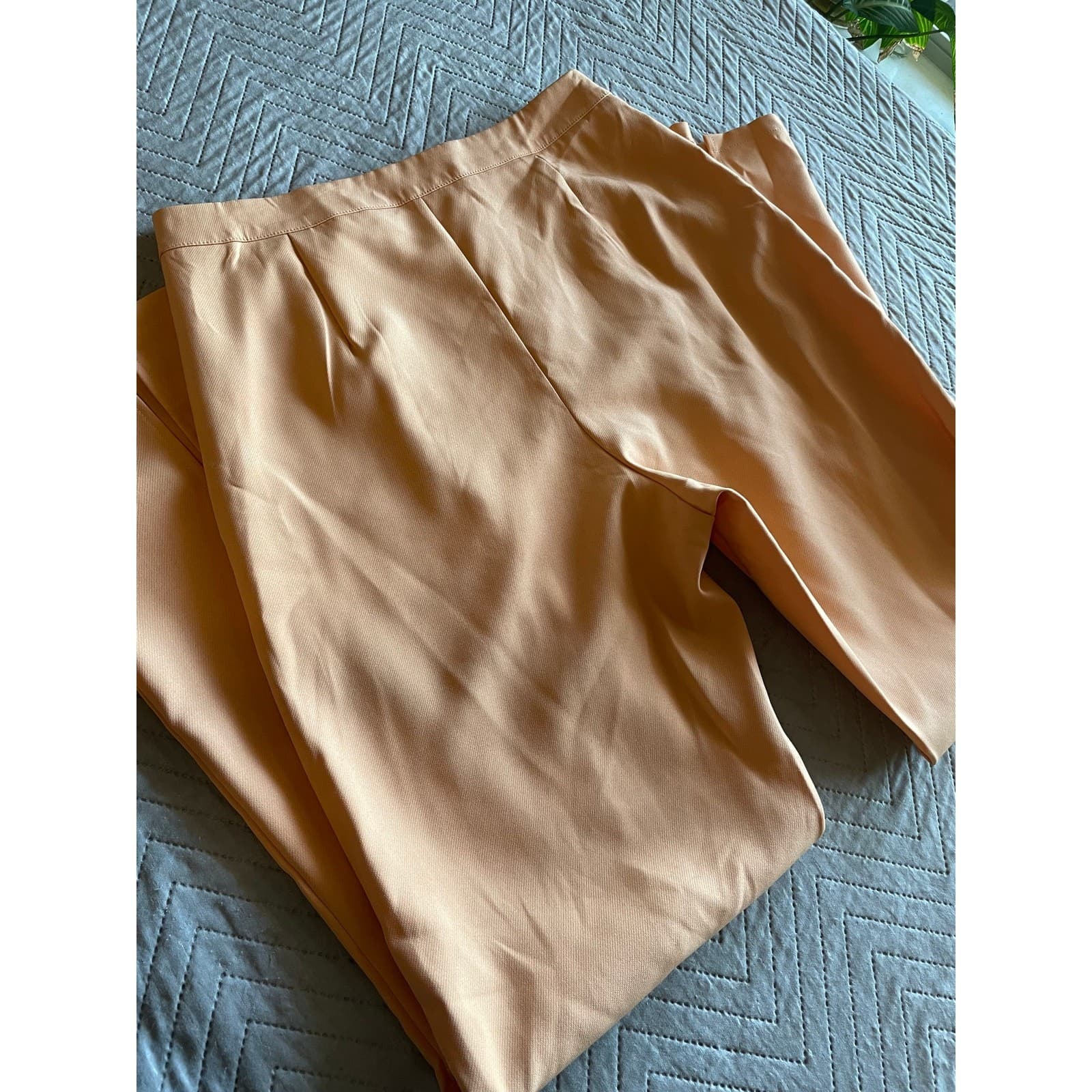Boohoo Women's Size 8 Soft Orange Flare Dress Pants - Thumbnail 8