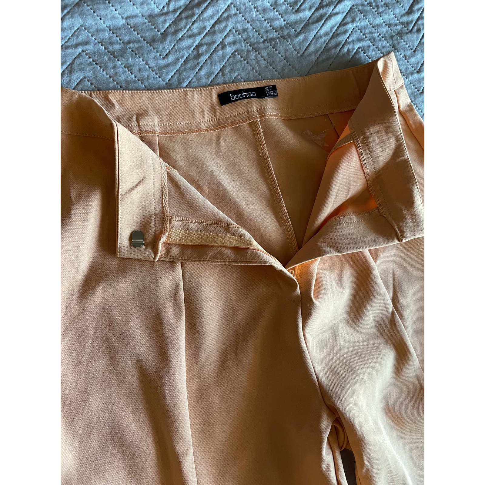 Boohoo Women's Size 8 Soft Orange Flare Dress Pants - Thumbnail 4