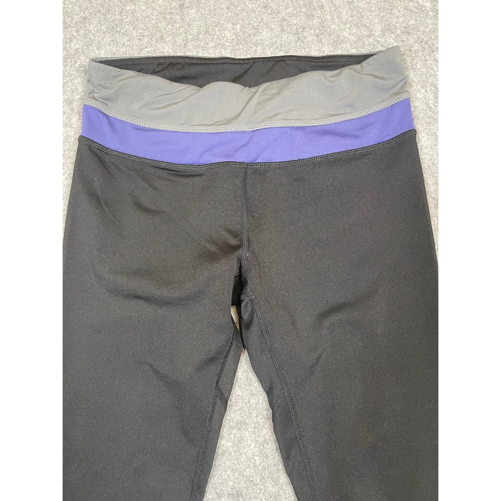 Golds Gym GGX Yoga Pants Women Small Black Purple Capri Leggings - Thumbnail 2