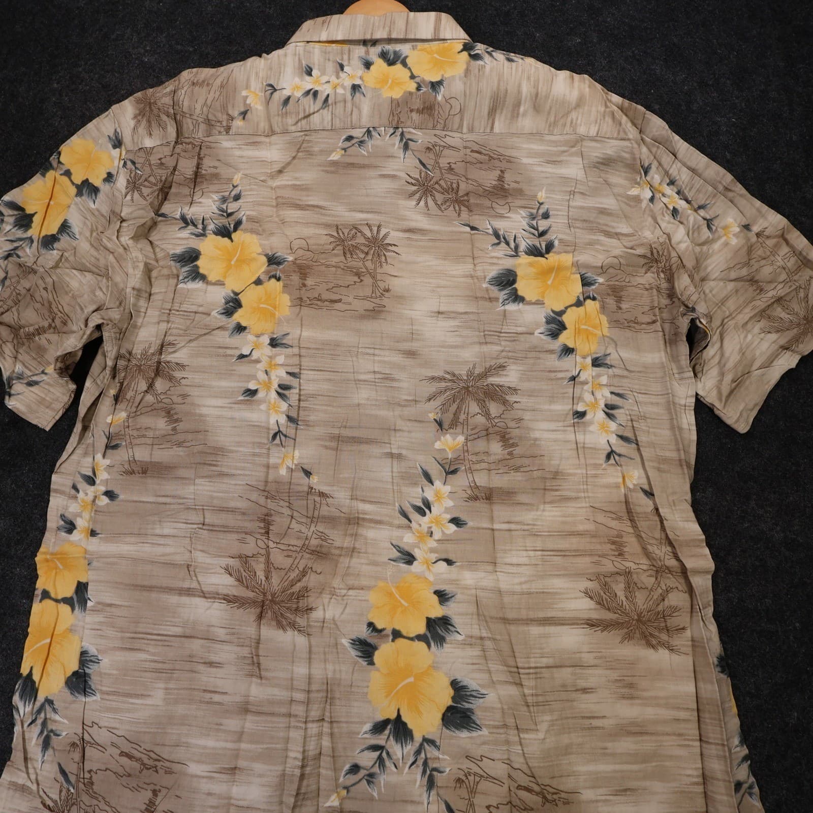 Pierre Cardin Sport Shirt Mens XL Tan New Tropical Floral Rayon Vintage - Thumbnail 5