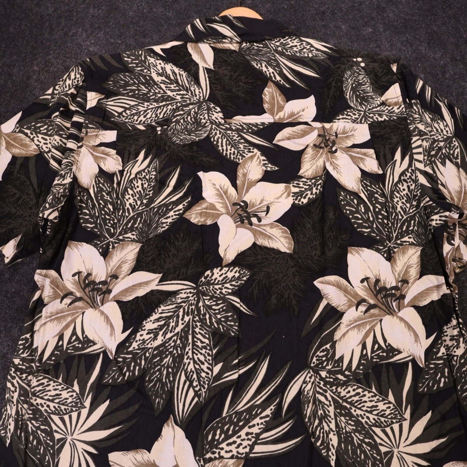 Untied Button Up Shirt Mens XL Black New Vintage Floral Silk Hawaiian Camp - Thumbnail 5