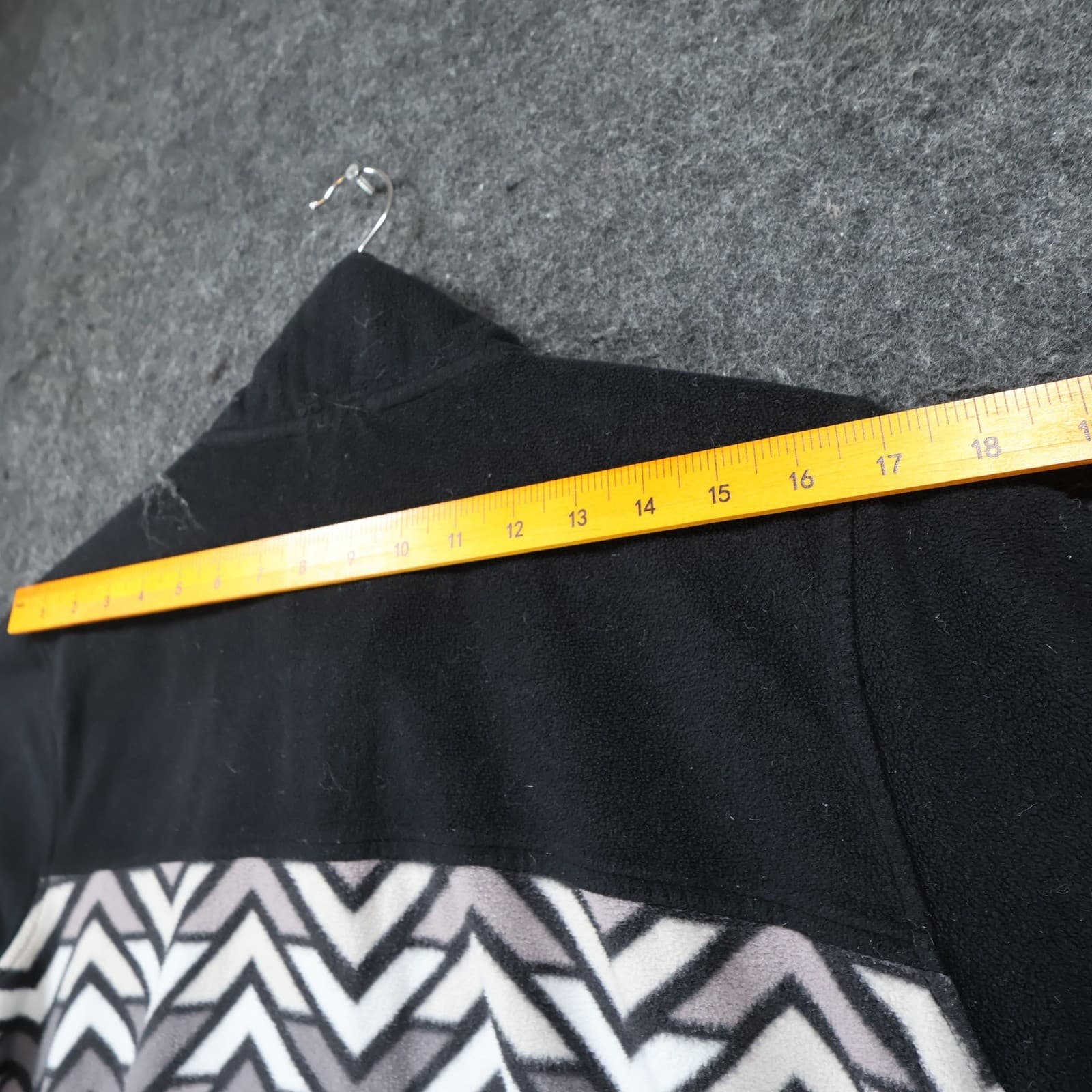 Cinch Fleece Pullover Mens M Black Grey White Chevron Geometric Snap Neck Jacket - Thumbnail 6