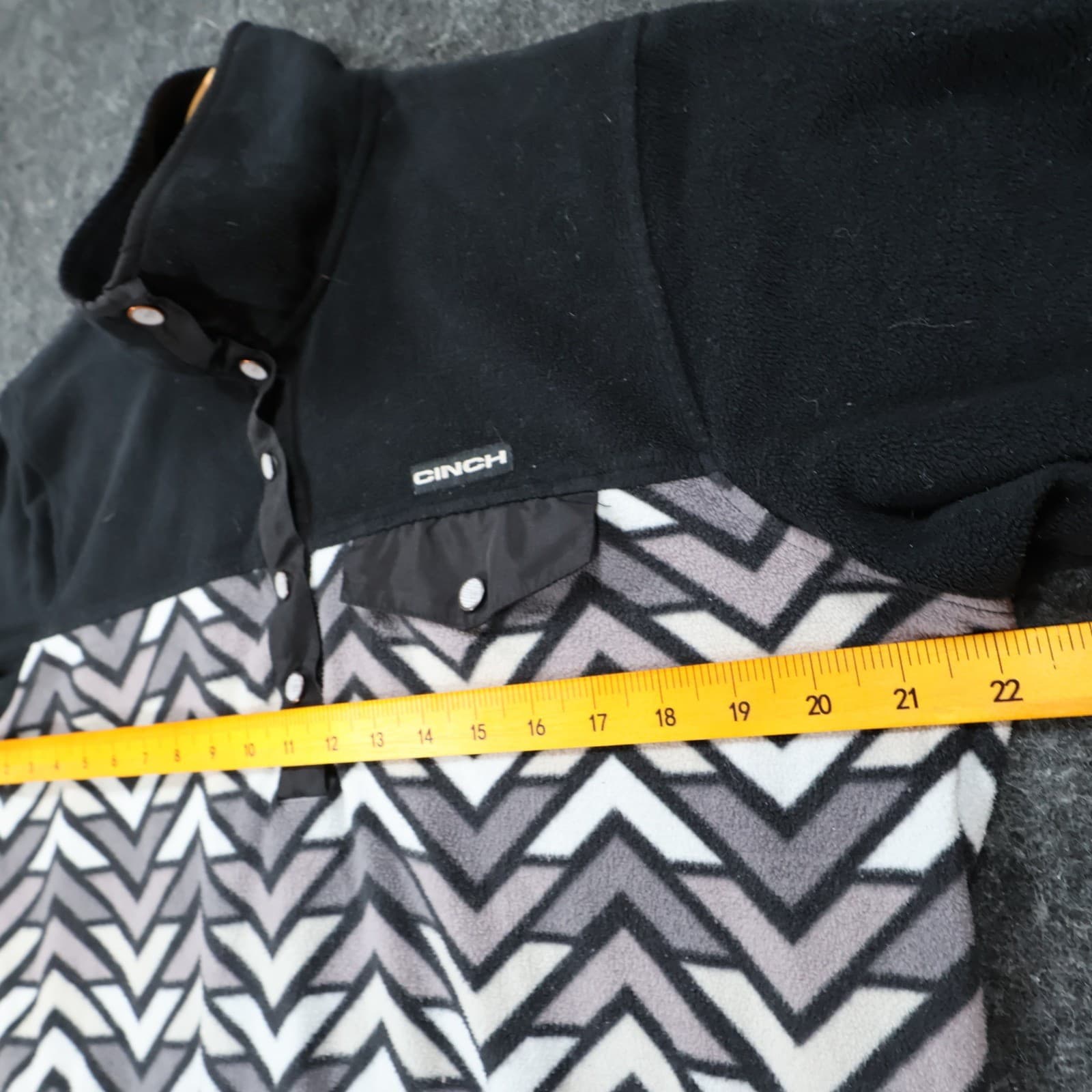 Cinch Fleece Pullover Mens M Black Grey White Chevron Geometric Snap Neck Jacket - Thumbnail 3