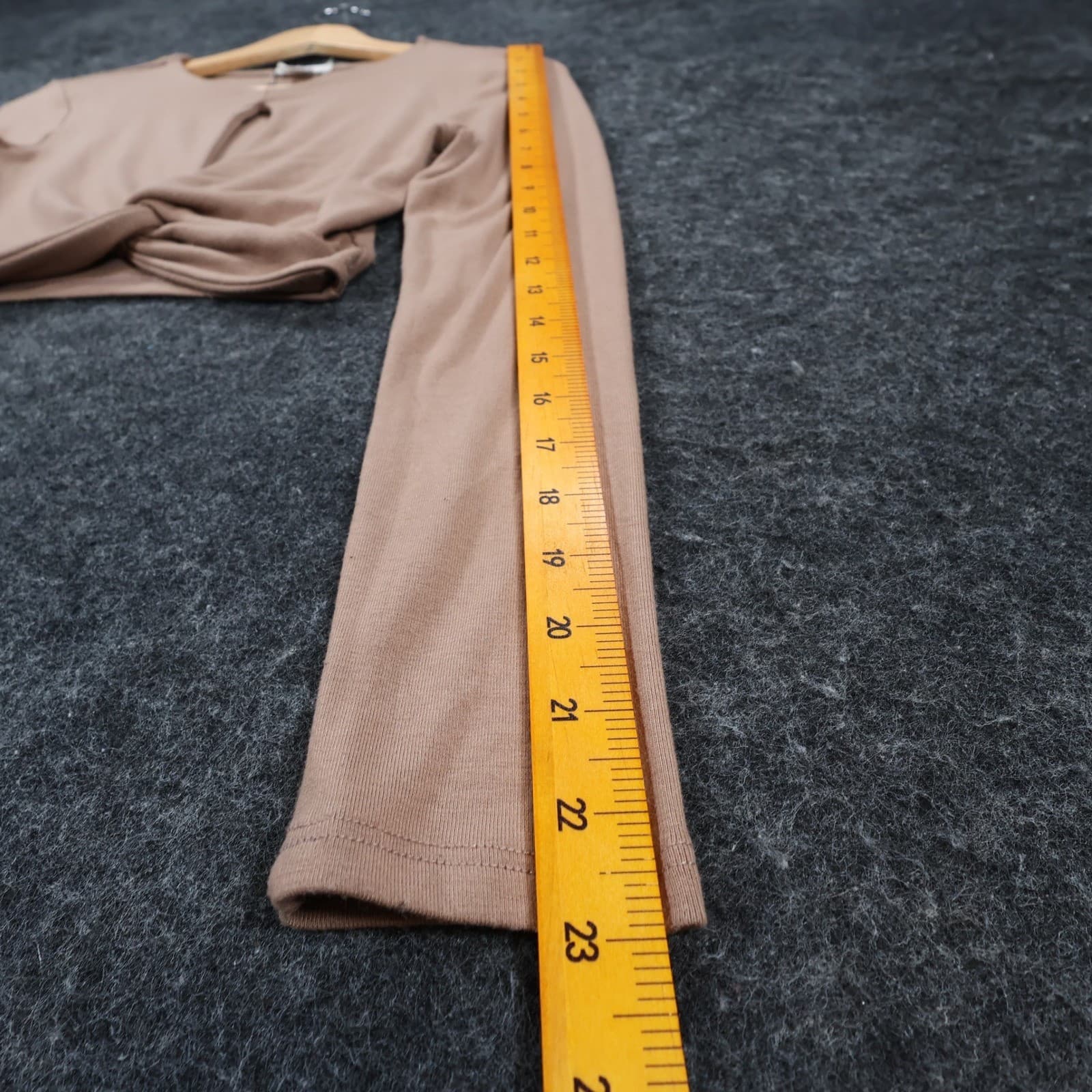 Better Be Crop Top Womens Small Brown Twist Front Keyhole Long Sleeve - Thumbnail 4