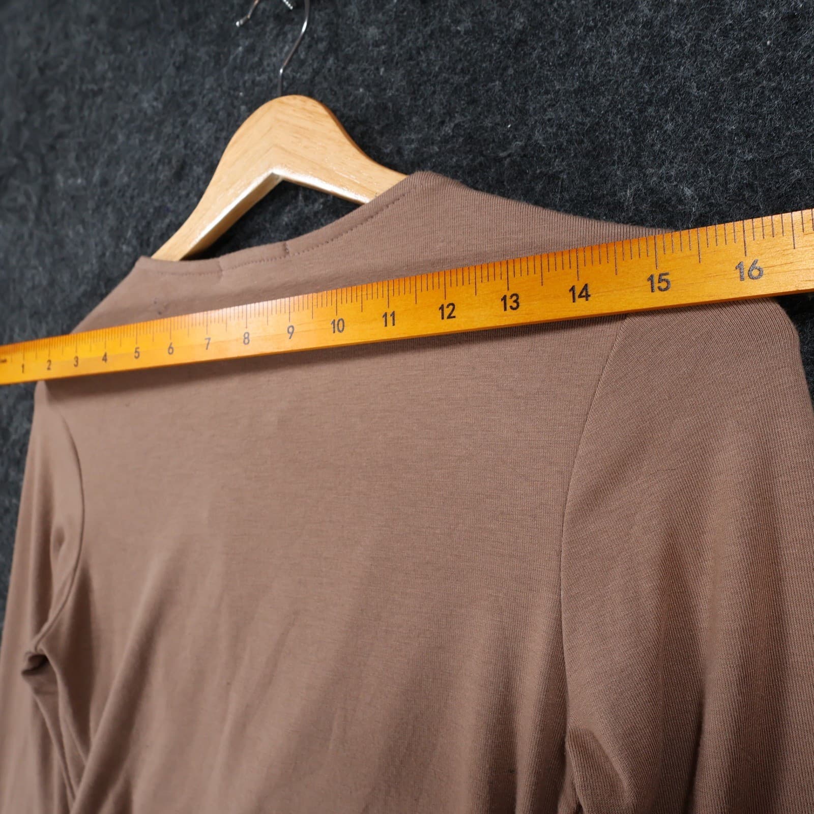Better Be Crop Top Womens Small Brown Twist Front Keyhole Long Sleeve - Thumbnail 7