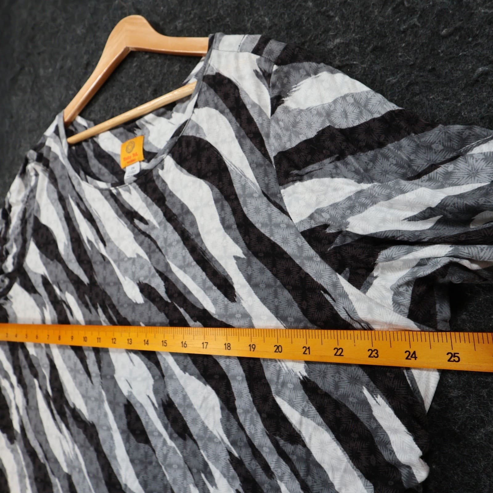 Ruby Rd Top Women 2X Gray Rayon Spandex Zebra Animal Print Side Cinch Blouse - Thumbnail 3