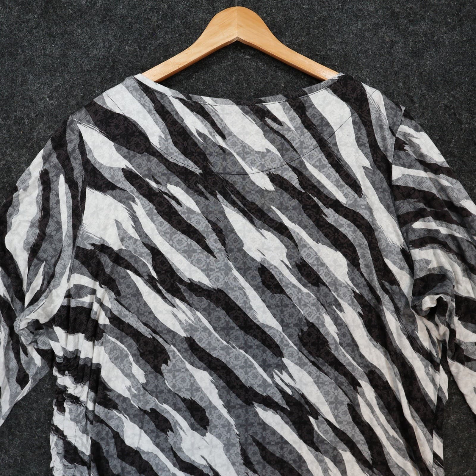 Ruby Rd Top Women 2X Gray Rayon Spandex Zebra Animal Print Side Cinch Blouse - Thumbnail 10