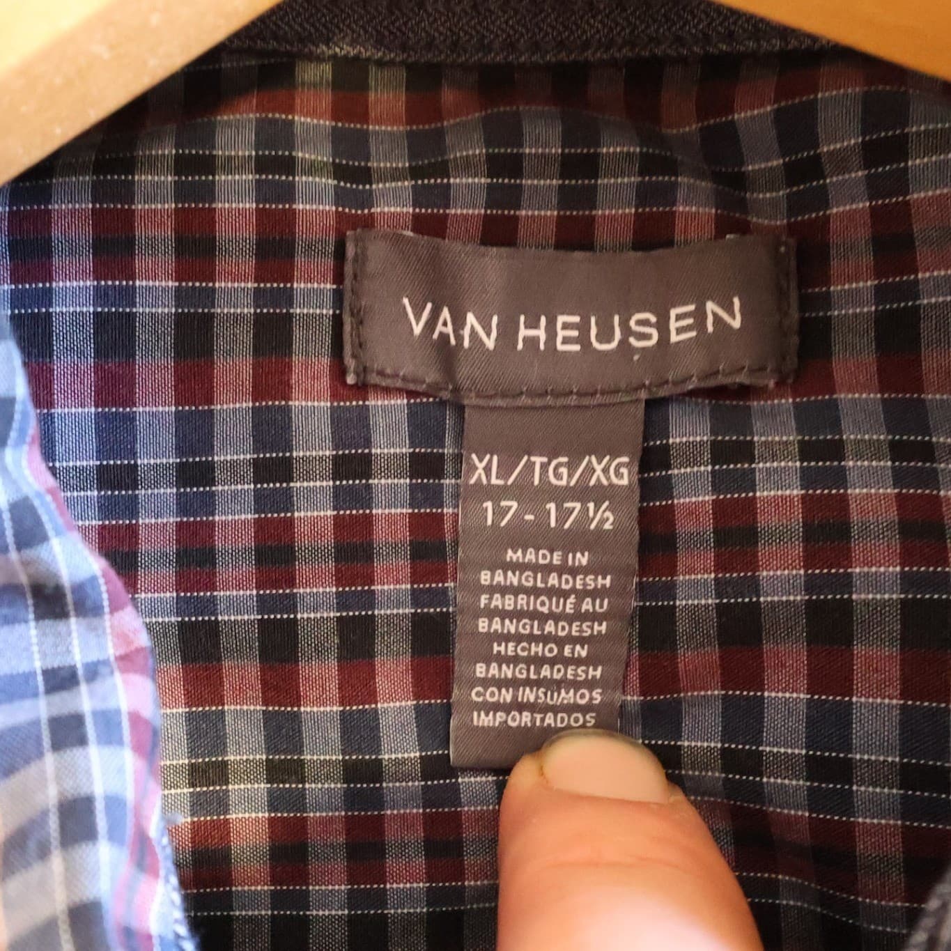 Van Heusen Button Down Shirt Mens XL Blue Plaid Excellent Long Sleeve Checkered - Thumbnail 7