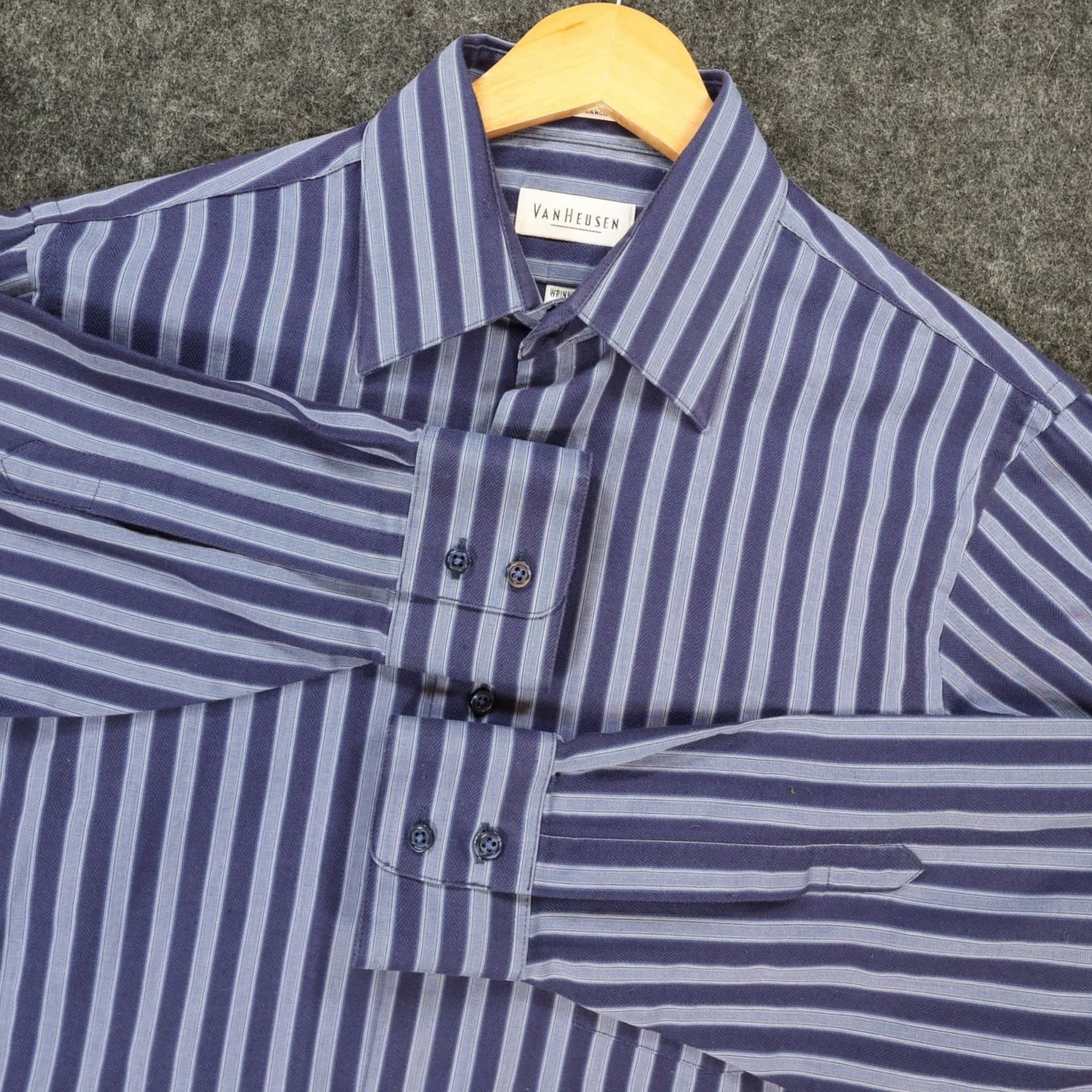 Van Heusen Button Down Mens 15 32/33 Excellent Striped Broadcloth Wrinkle Free - Thumbnail 3