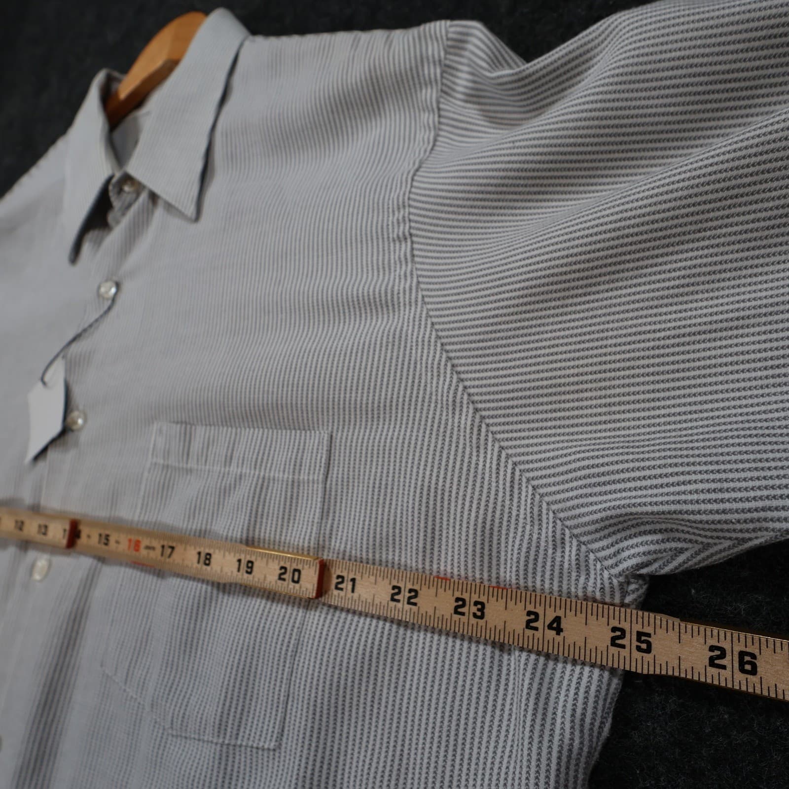 Van Heusen Button Down Mens Large Grey Excellent Wrinkle Free Striped - Thumbnail 3