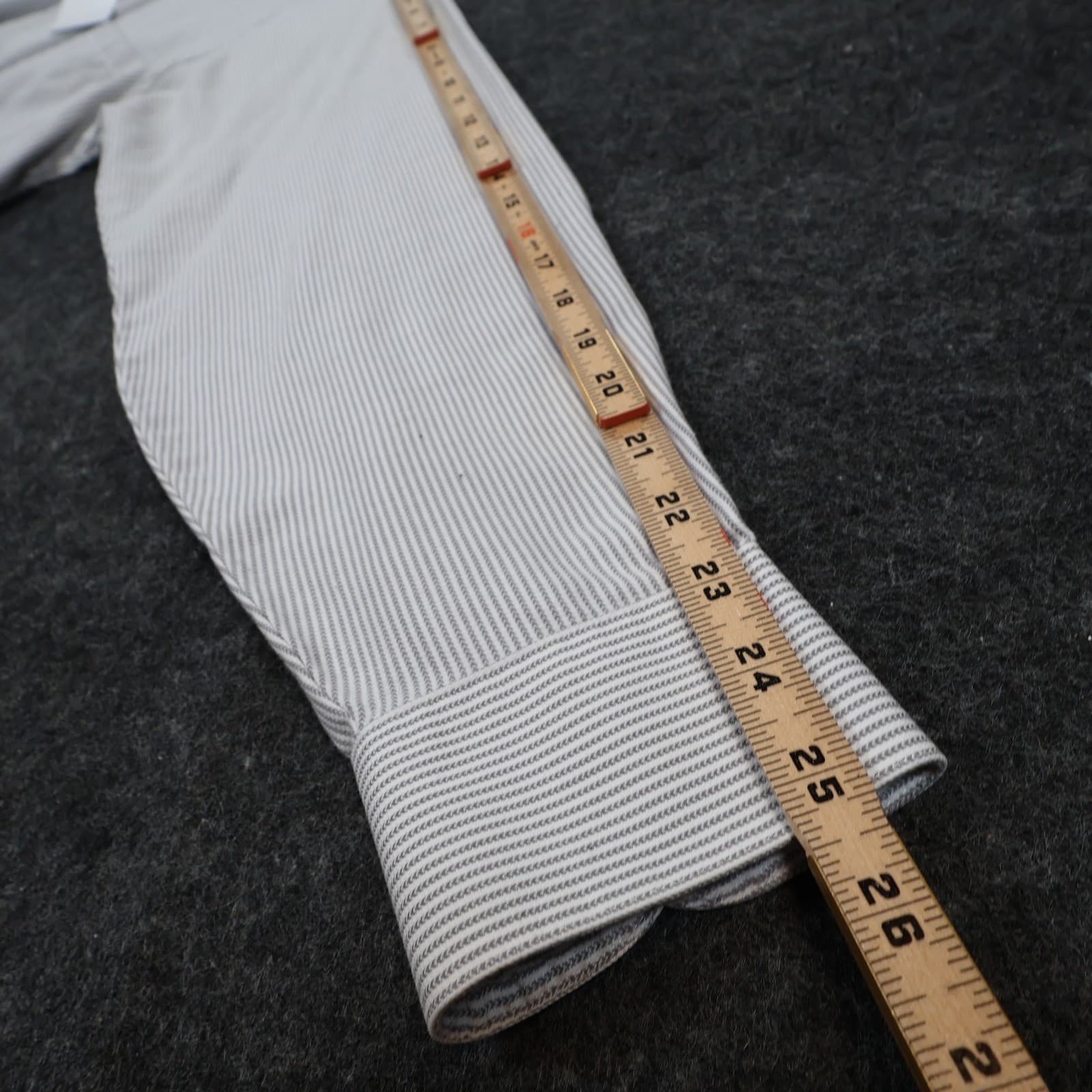 Van Heusen Button Down Mens Large Grey Excellent Wrinkle Free Striped - Thumbnail 4