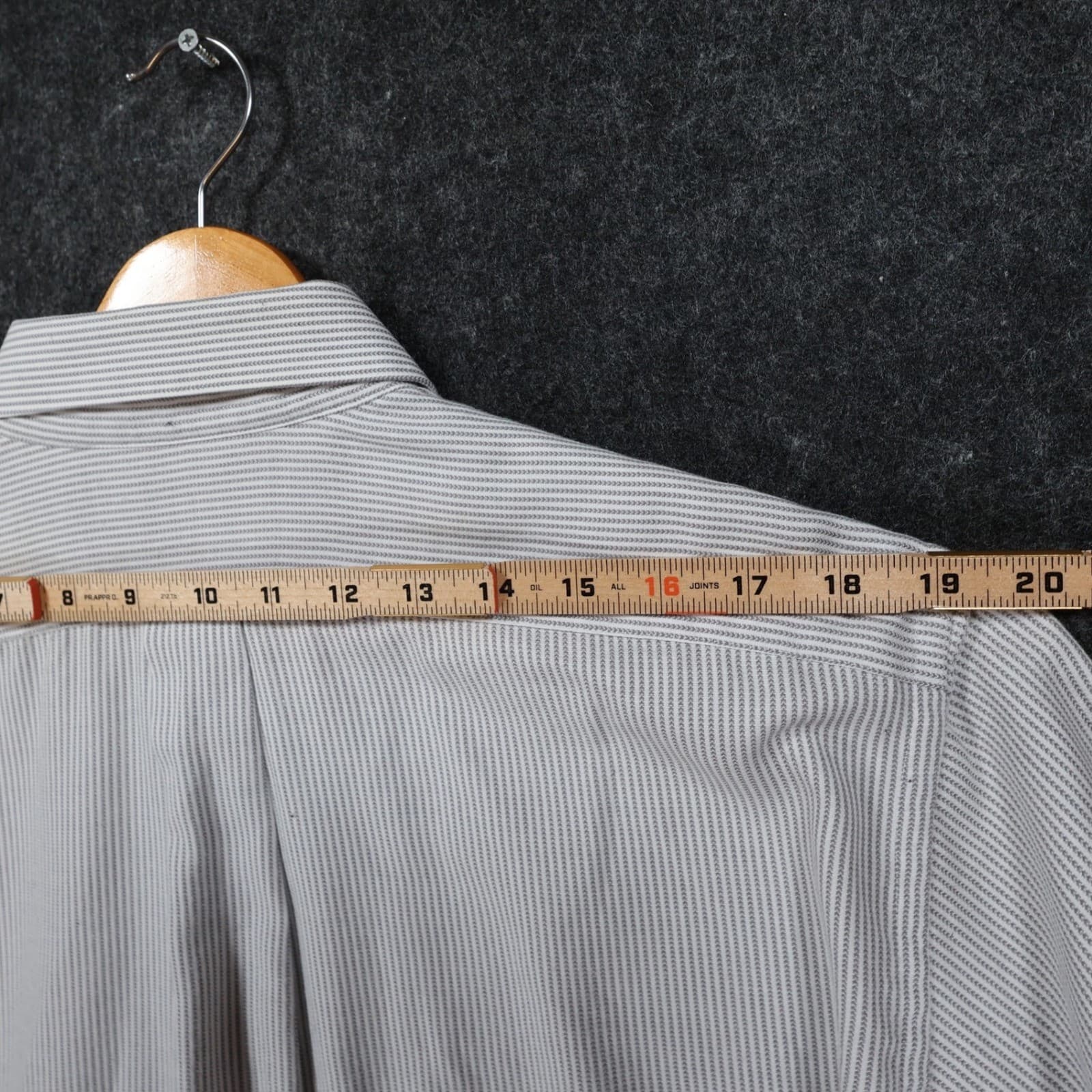Van Heusen Button Down Mens Large Grey Excellent Wrinkle Free Striped - Thumbnail 6