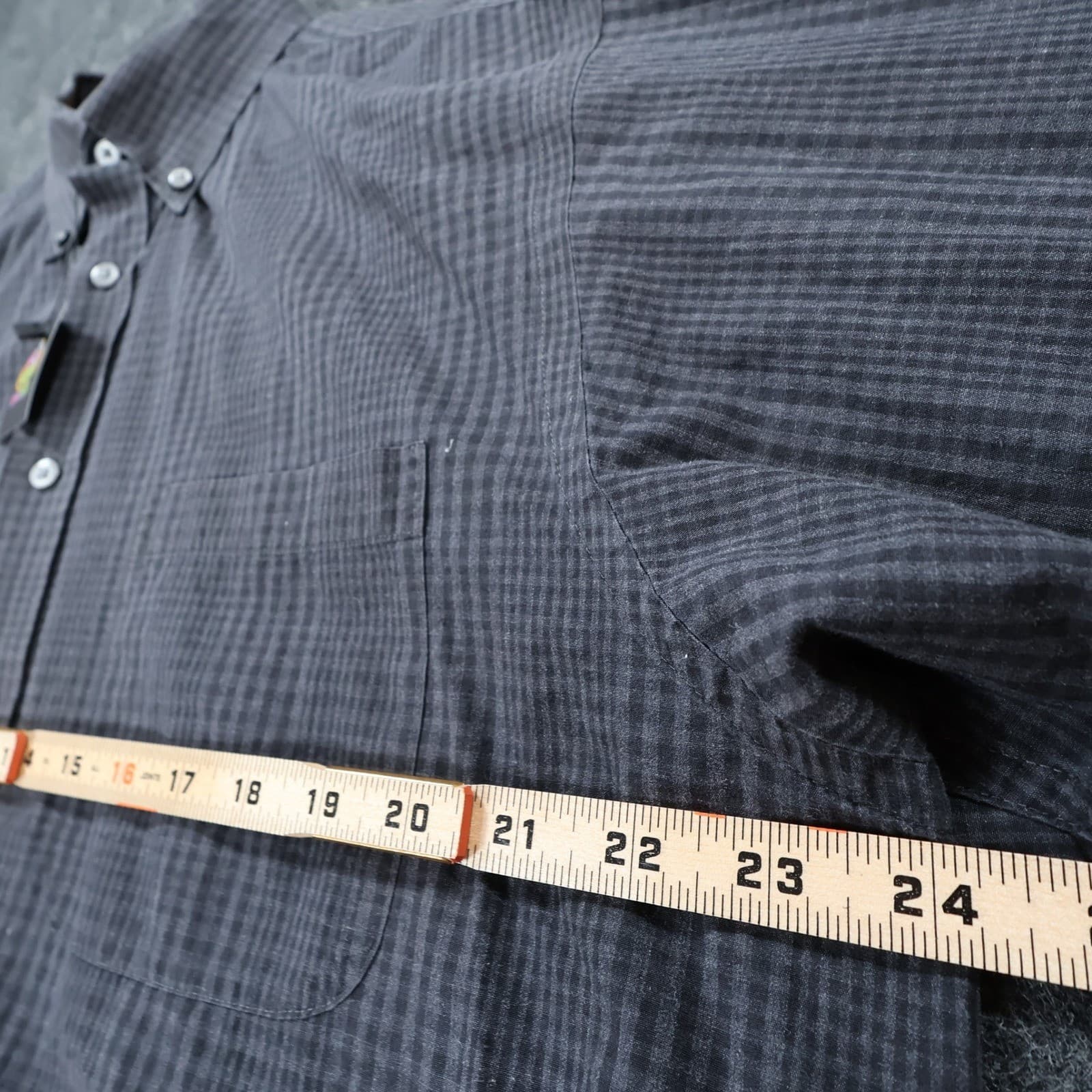 Roundtree & Yorke Button Down Mens Large Black Excellent Gingham Plaid - Thumbnail 3