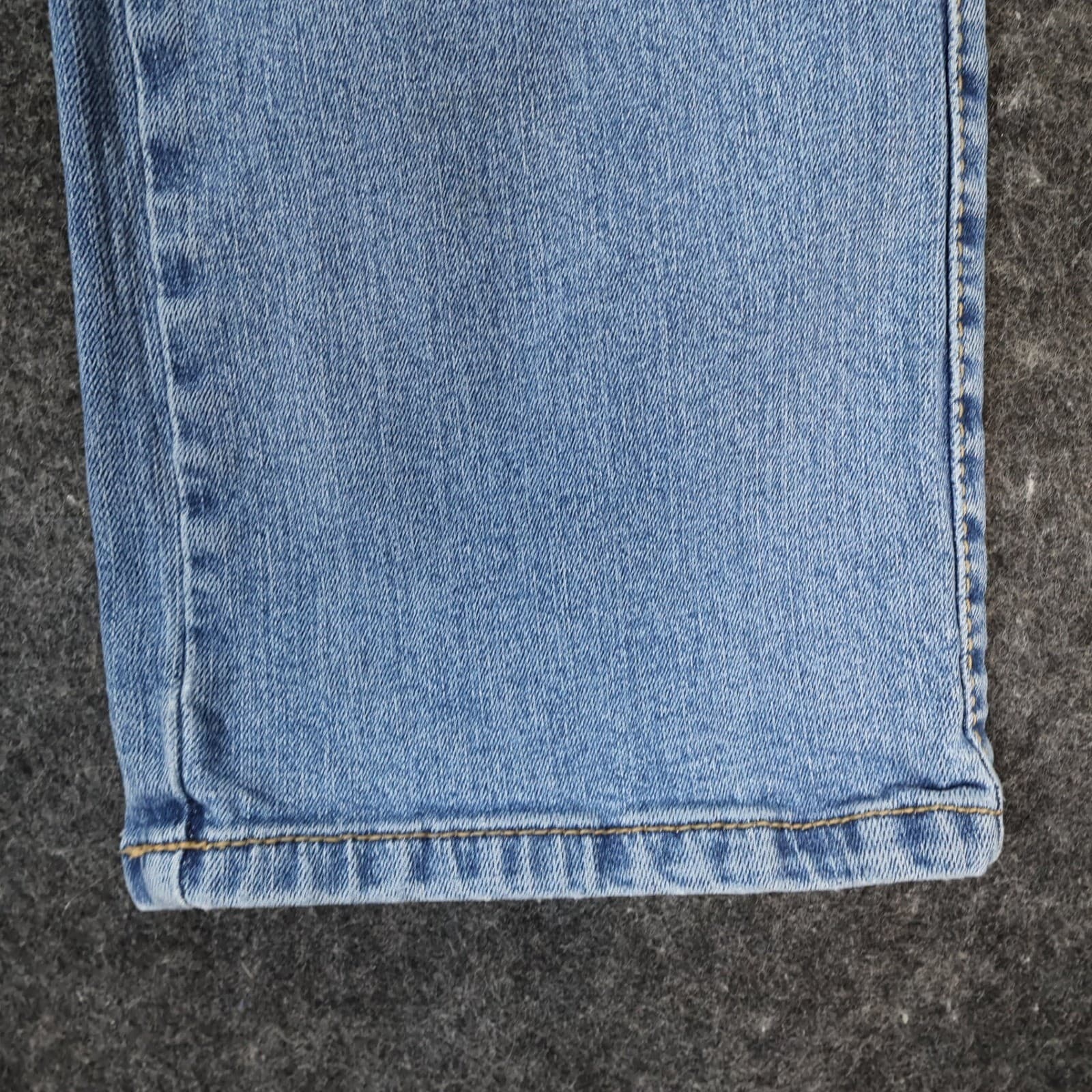 Aura from the Women at Wrangler Jeans Womens 8 Light Blue Excellent Straight Leg - Thumbnail 11