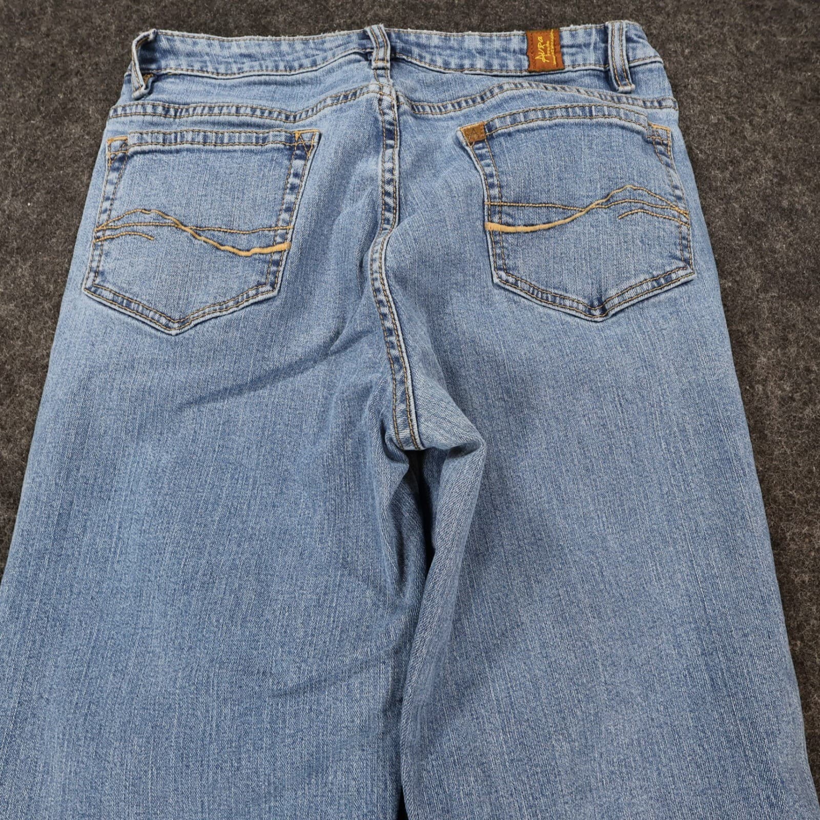 Aura from the Women at Wrangler Jeans Womens 8 Light Blue Excellent Straight Leg - Thumbnail 10