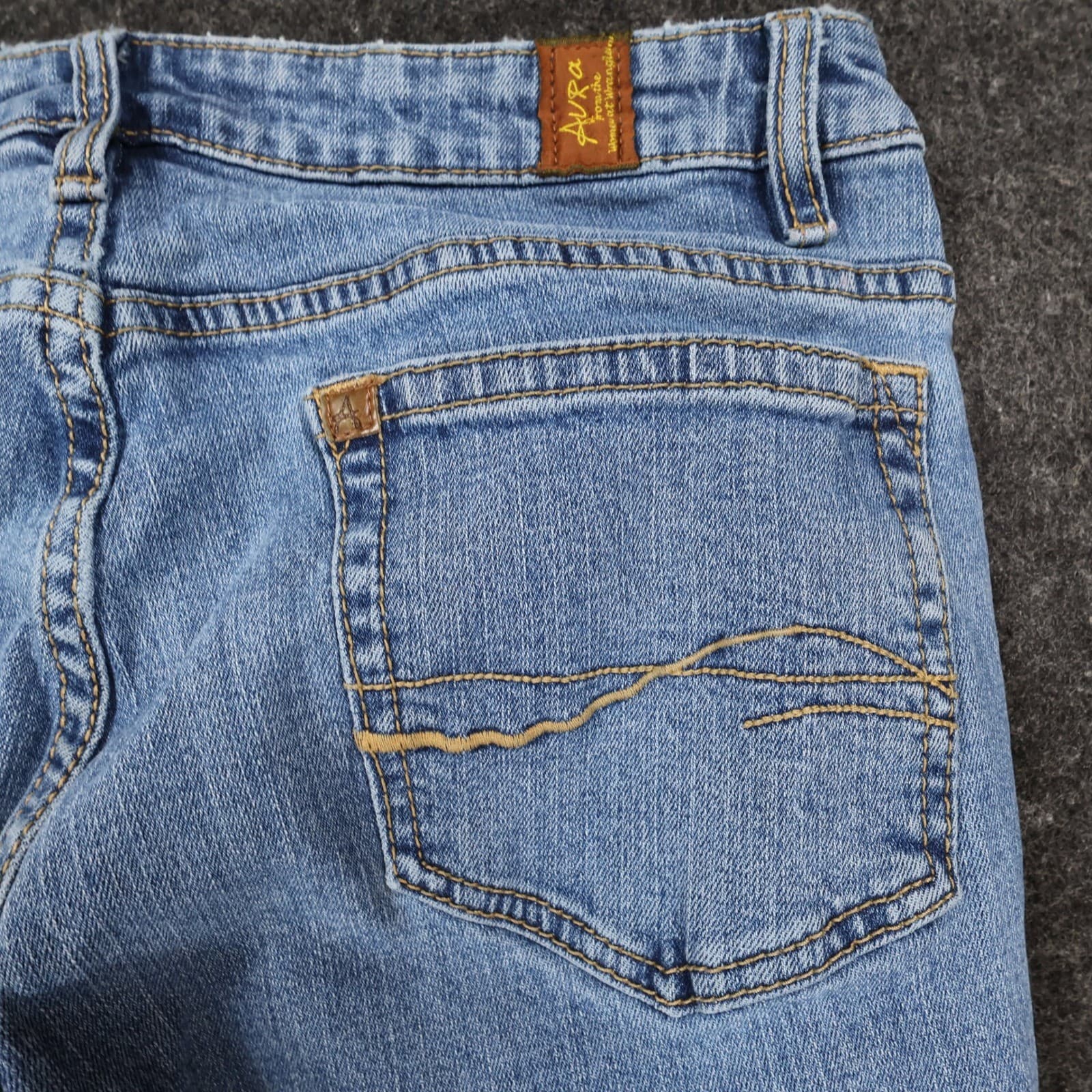 Aura from the Women at Wrangler Jeans Womens 8 Light Blue Excellent Straight Leg - Thumbnail 8