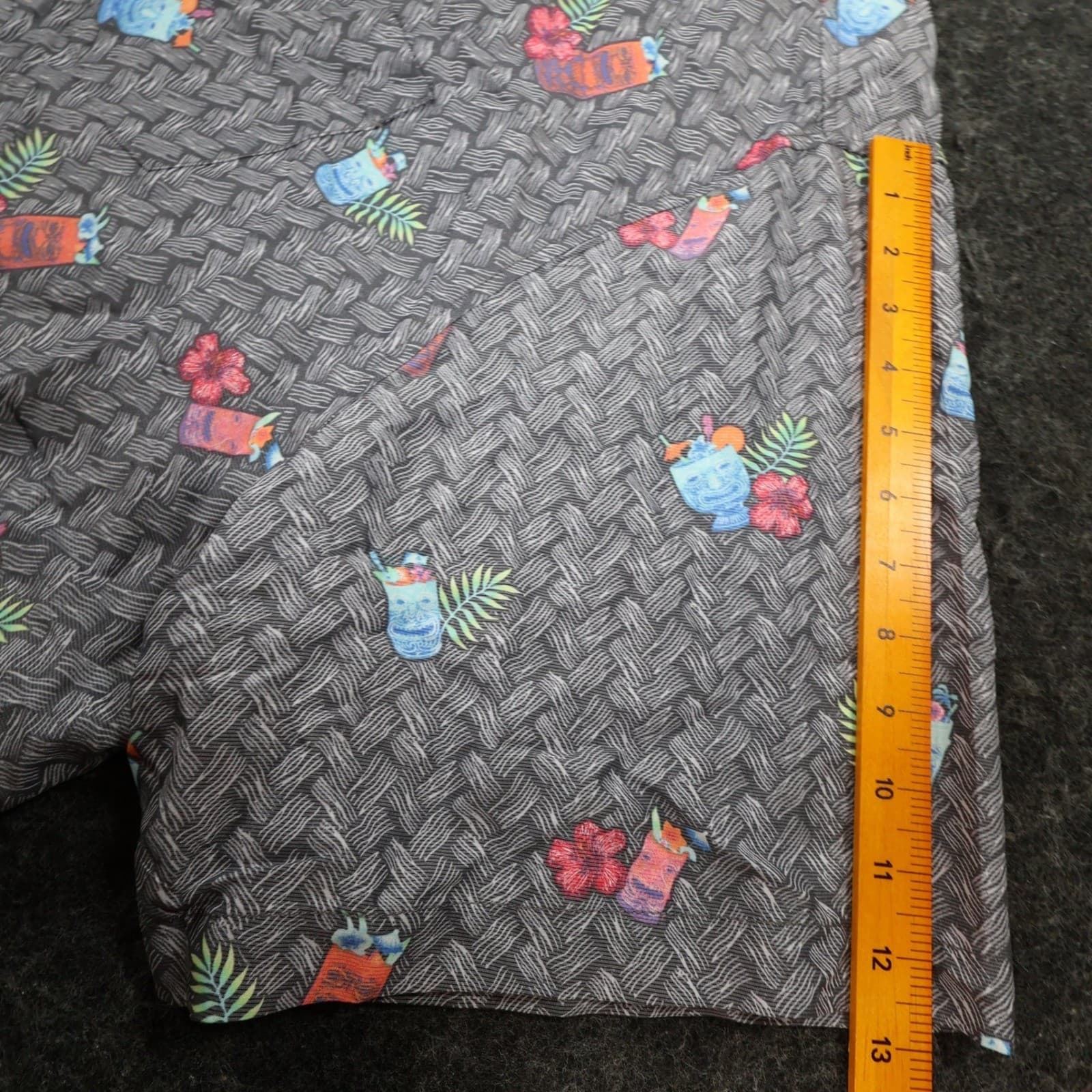 Tommy Bahama Button Up Shirt Mens 3XL Gray Coconut Point Tiki Cocktail Hawaiian - Thumbnail 3
