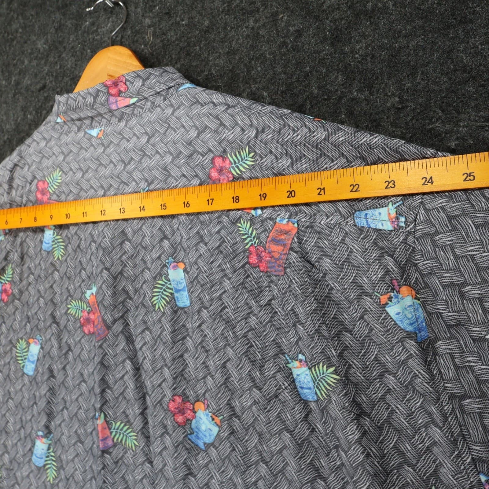 Tommy Bahama Button Up Shirt Mens 3XL Gray Coconut Point Tiki Cocktail Hawaiian - Thumbnail 6