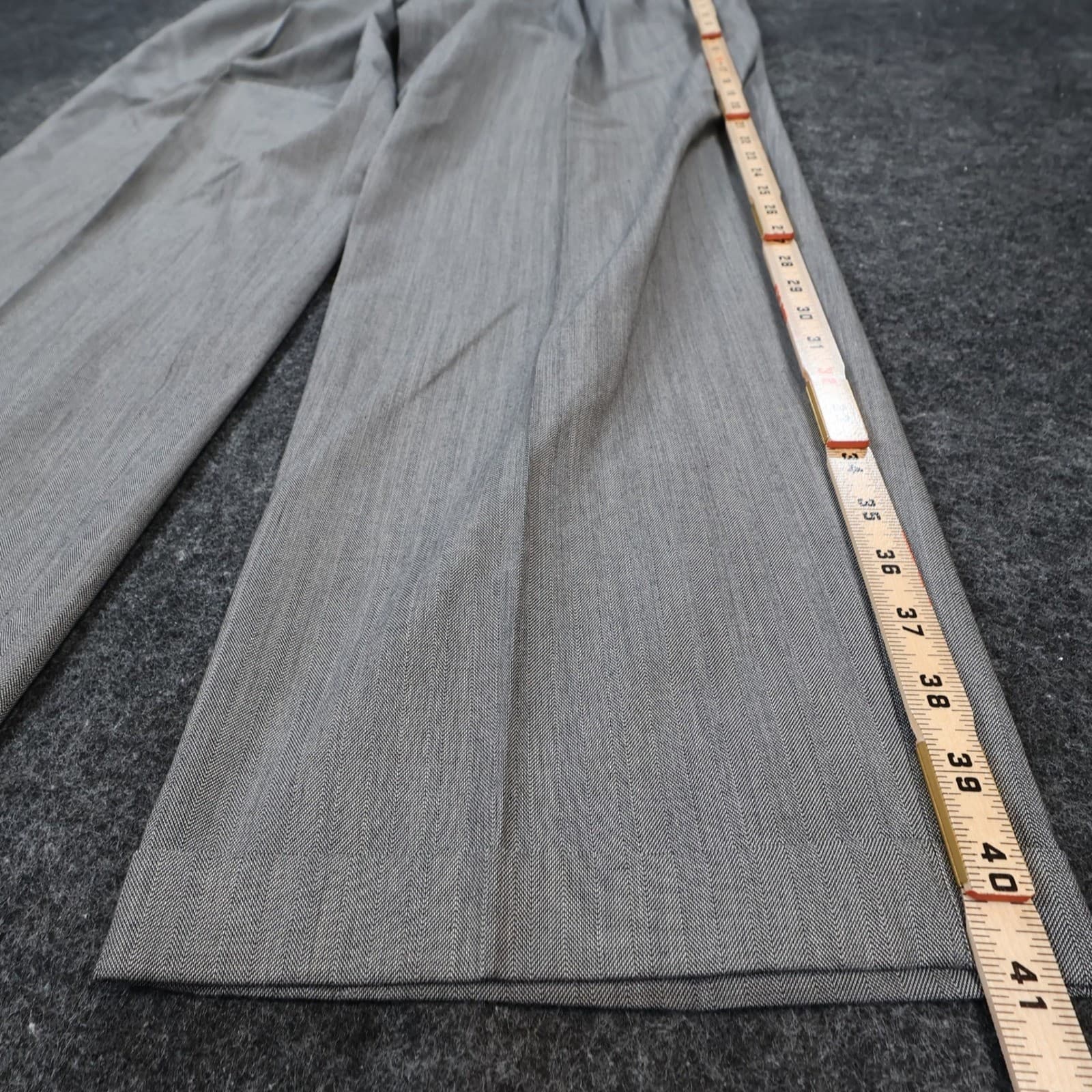 Haggar Dress Pants Mens 36x30 Gray Excellent Pleated Herringbone - Thumbnail 3