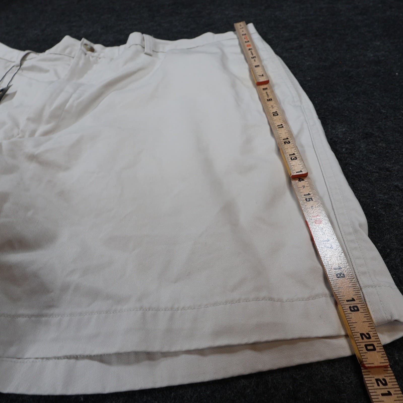 Roundtree & Yorke Shorts Mens 42 Tan Excellent Easy Care Cotton Chino - Thumbnail 3