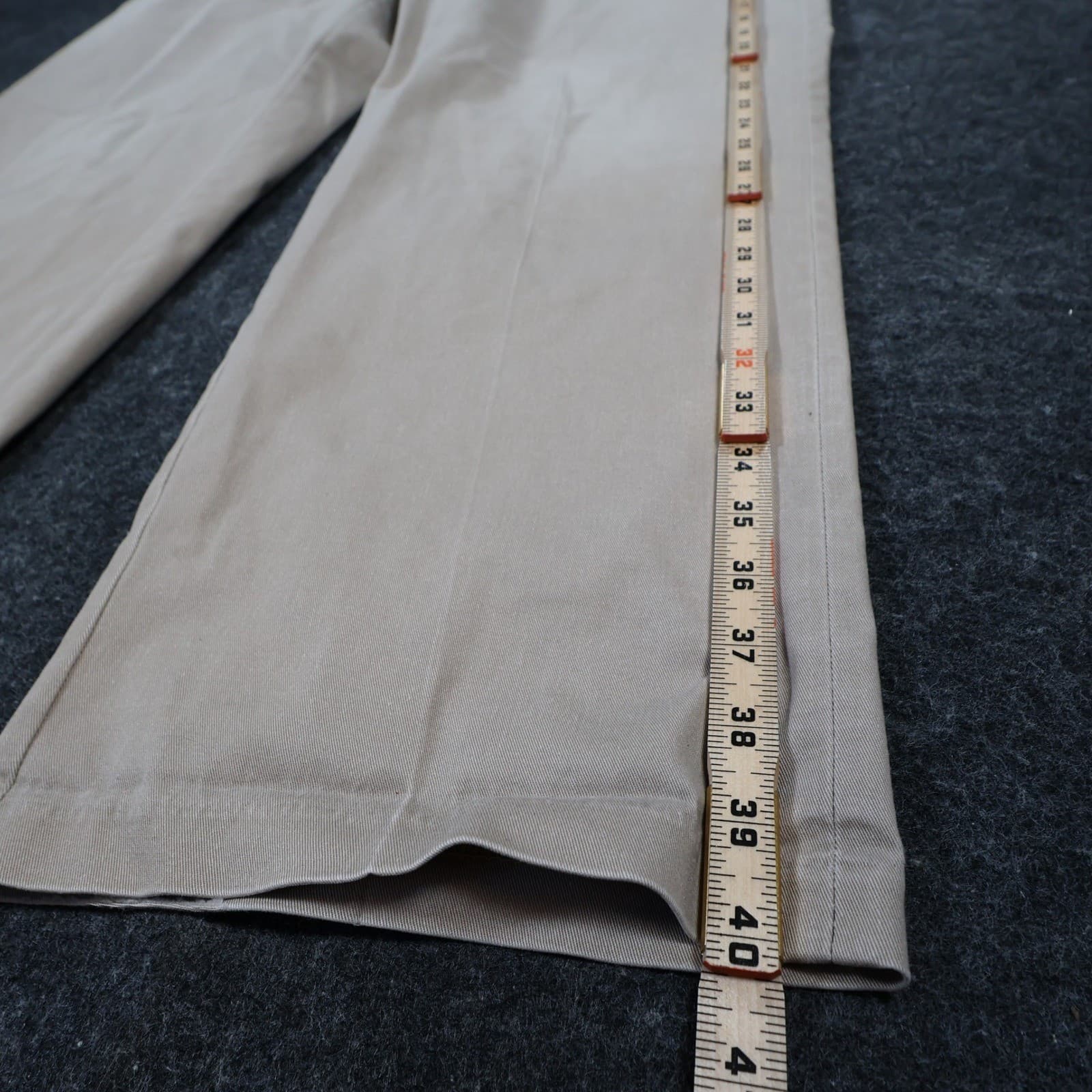 Haggar Premium No Iron Khaki Mens 42x30 Tan Excellent Classic Fit Stretch - Thumbnail 3