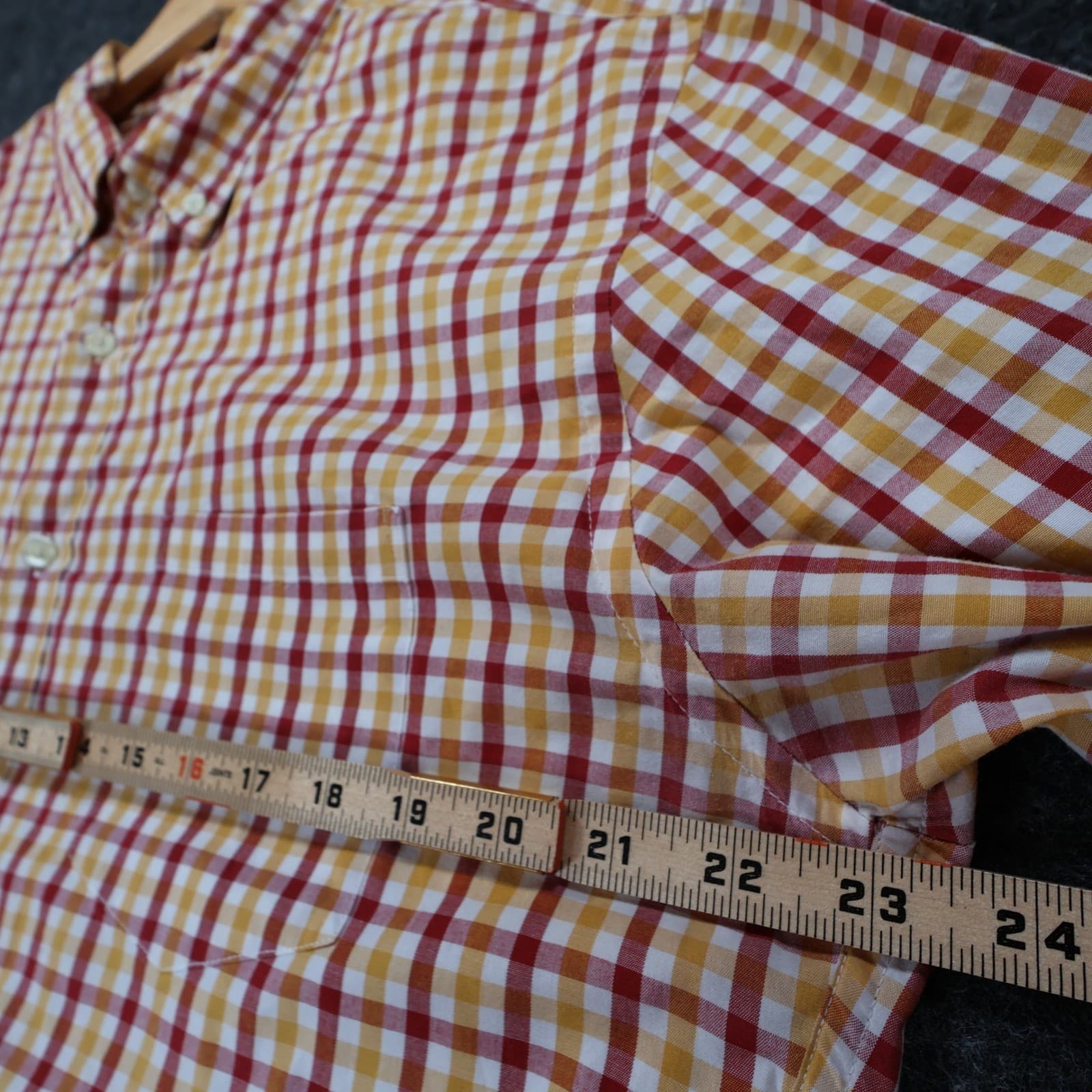 J.Crew Button Down Mens Large Red Yellow Excellent Plaid Gingham Long Sleeve - Thumbnail 3