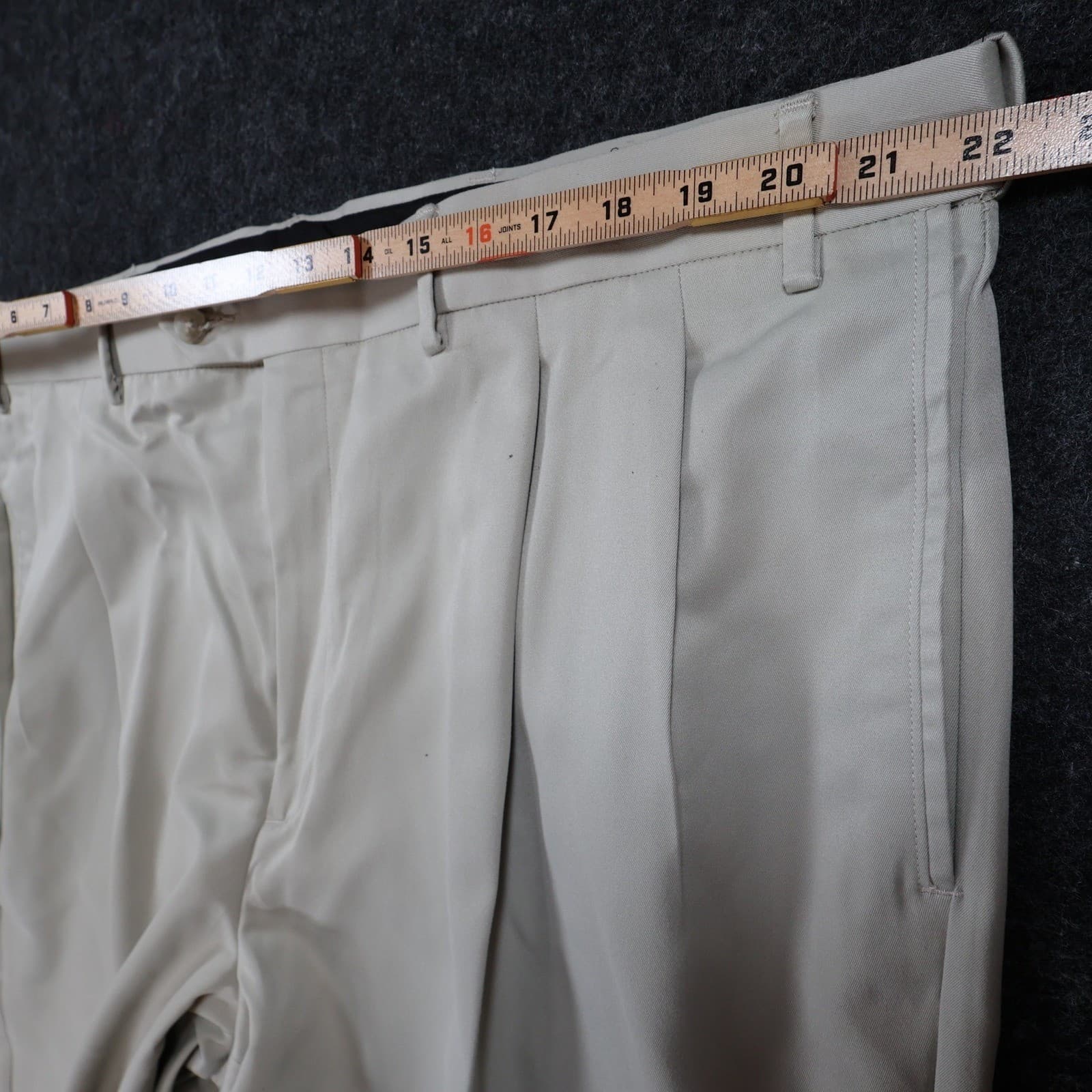 Roundtree & Yorke Dress Pants Mens 44x34 Beige Excellent Pleated Easy Care - Thumbnail 6