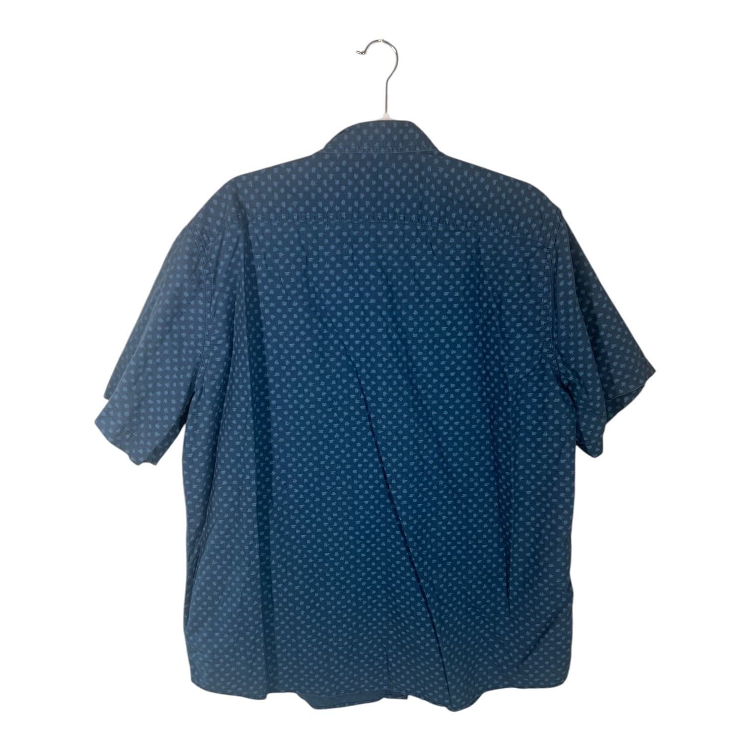 Vintage Woolrich Men’s XL Blue Patterned Short-Sleeve Button-Down Shirt - Thumbnail 2