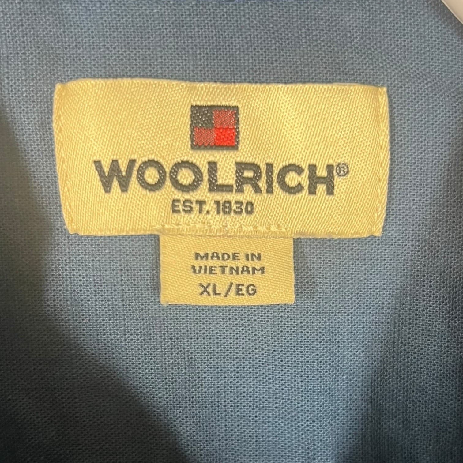 Vintage Woolrich Men’s XL Blue Patterned Short-Sleeve Button-Down Shirt - Thumbnail 3