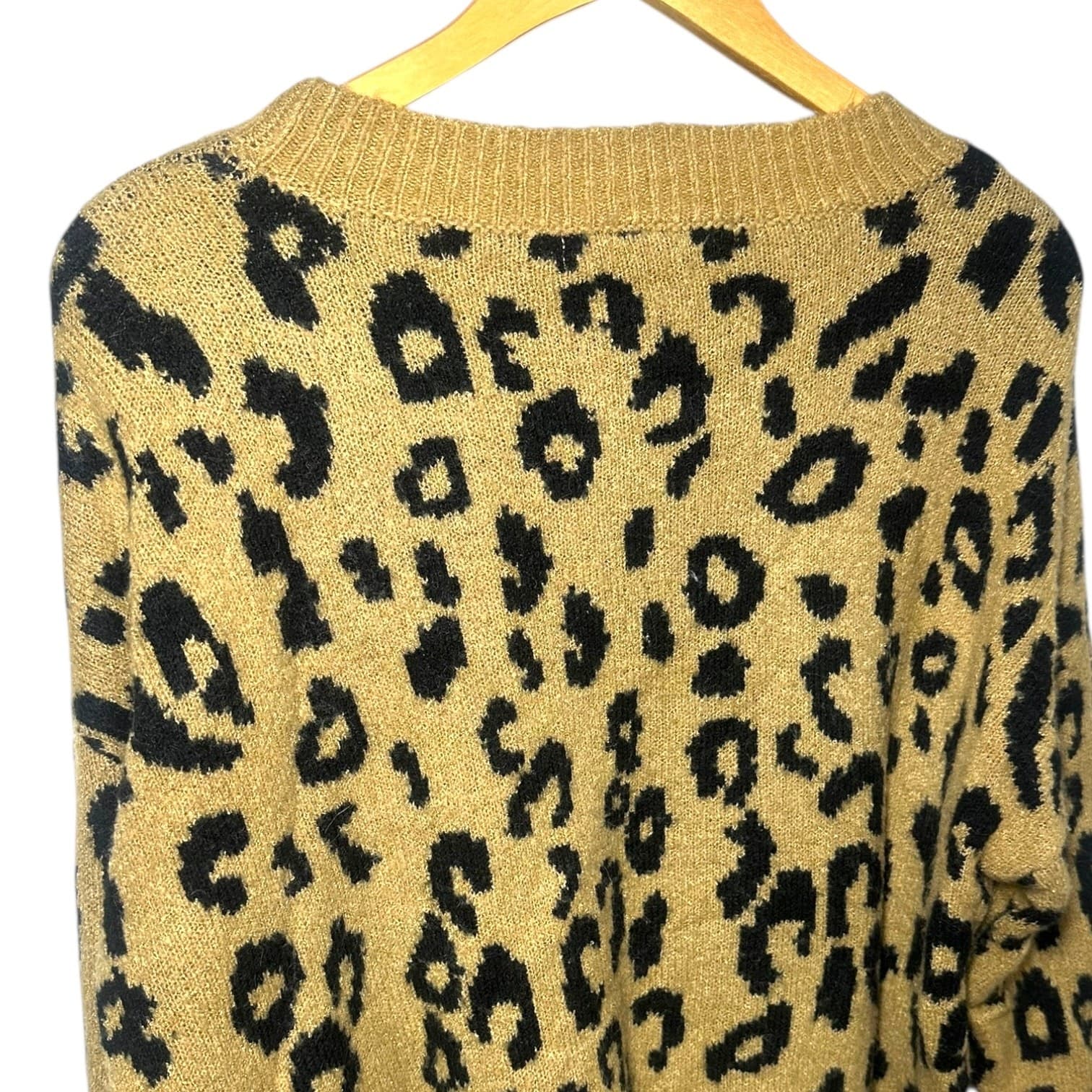 HYFVE Women's Size M Tan Black Leopard Print Knit Crew Neck Sweater Pullover - Thumbnail 5