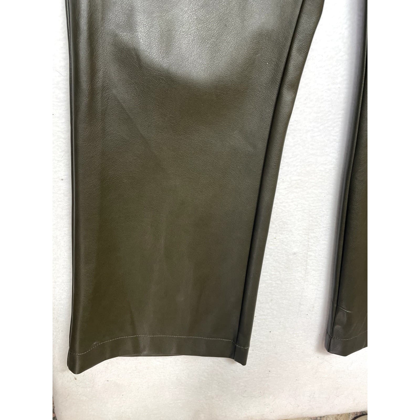 Avec Les Filles Olive Faux Leather Cropped Flare Pants Women's Size M - Thumbnail 3