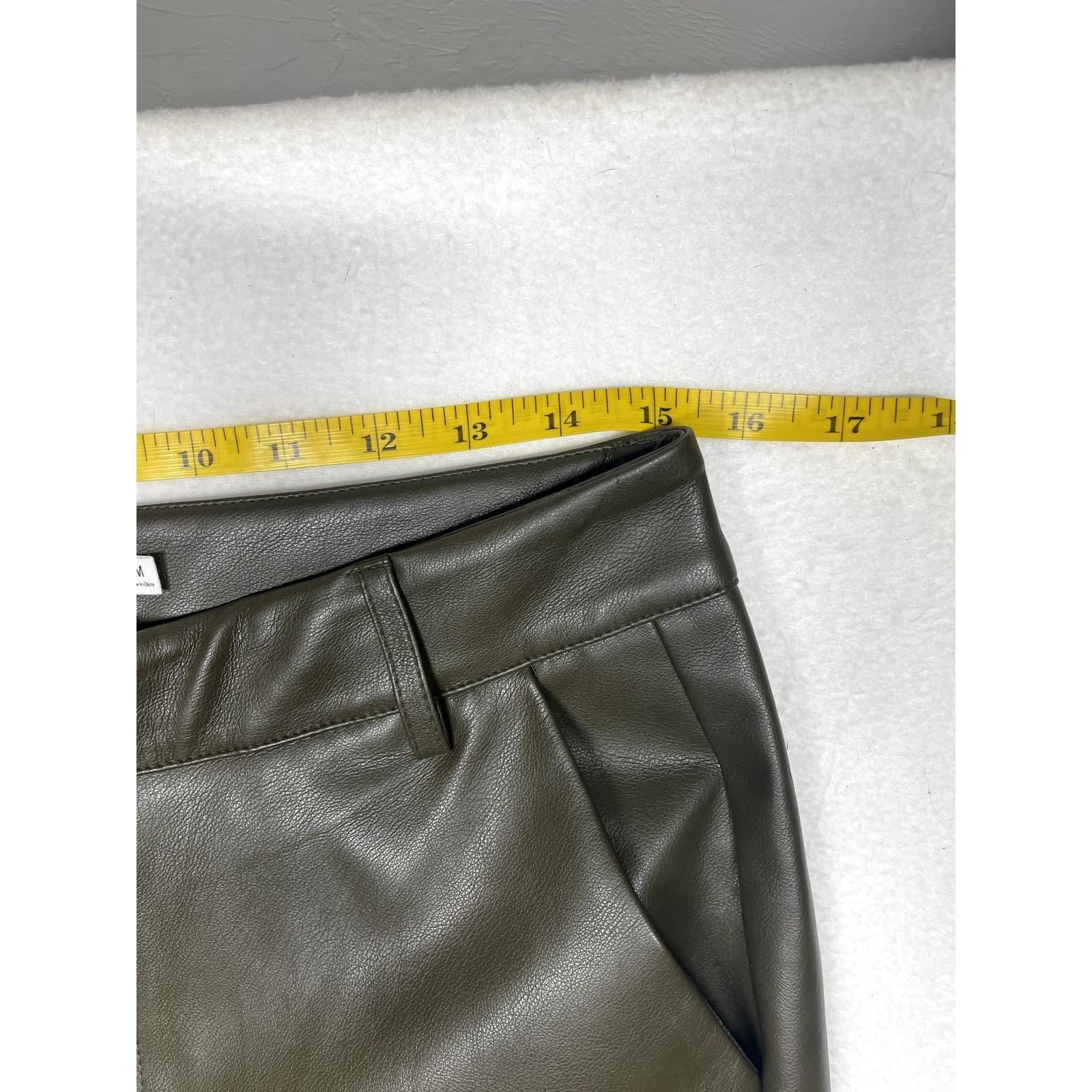 Avec Les Filles Olive Faux Leather Cropped Flare Pants Women's Size M - Thumbnail 6