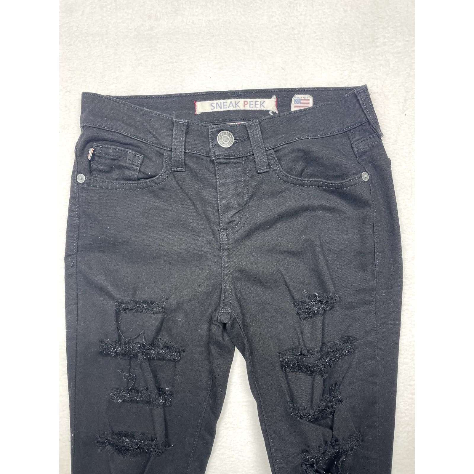 Sneak Peek Women's Size 1 Black Ripped Skinny Jeans | Distressed Denim USA - Thumbnail 4
