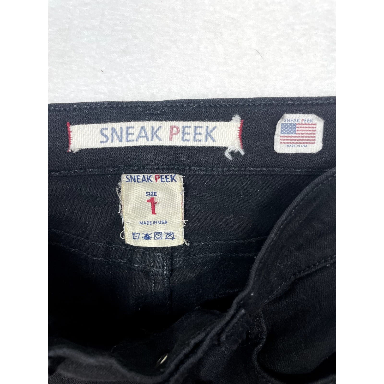 Sneak Peek Women's Size 1 Black Ripped Skinny Jeans | Distressed Denim USA - Thumbnail 5