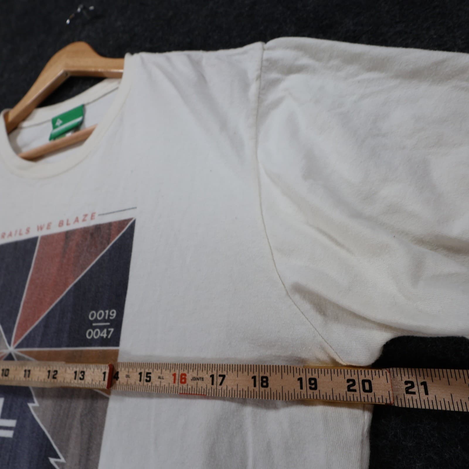 LRG T-Shirt Mens Medium White Cotton Graphic Short Sleeve Trails We Blaze Tee - Thumbnail 4