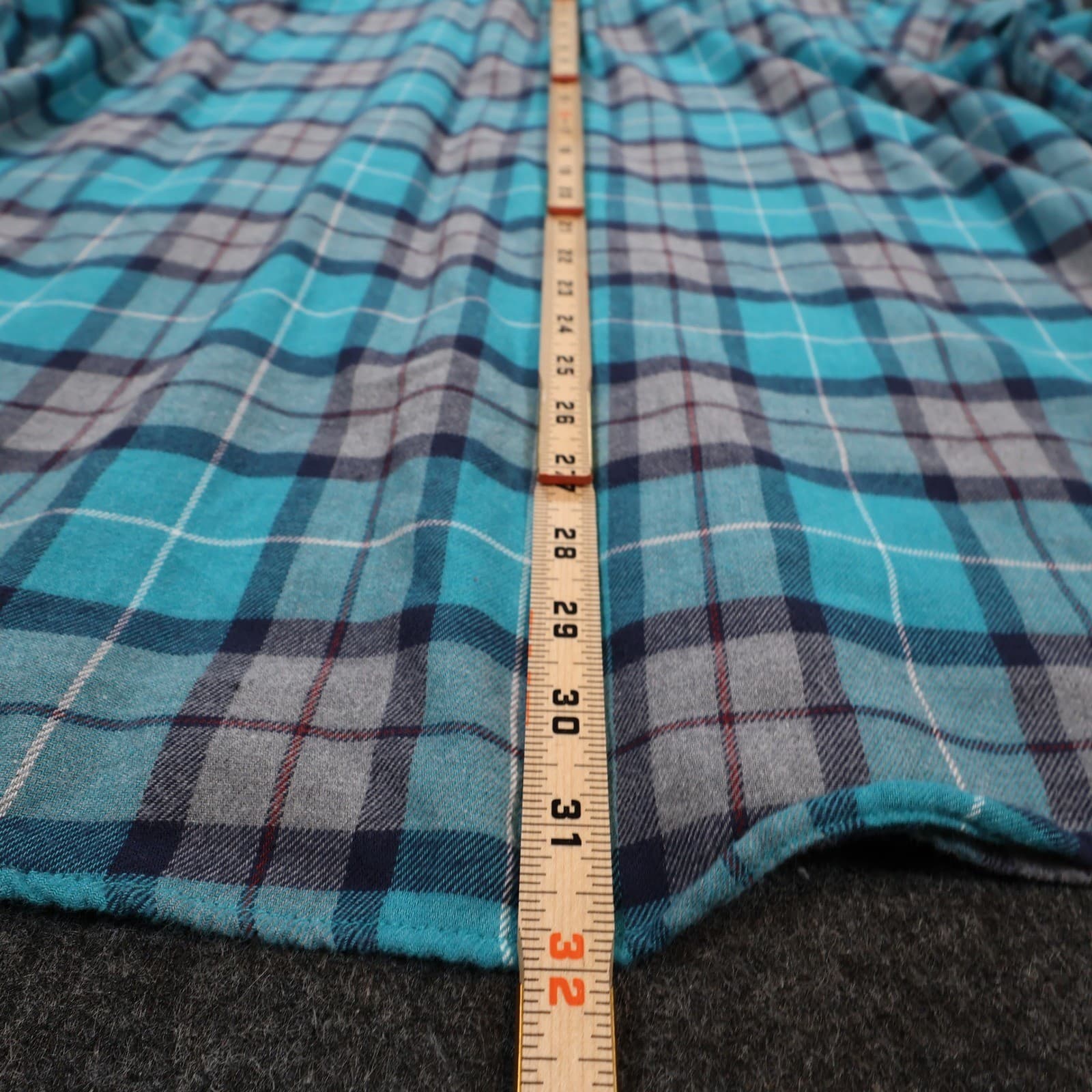 IZOD Button Down Shirt Mens XL Blue Plaid Cotton Blend Regular Fit Long Sleeve - Thumbnail 5