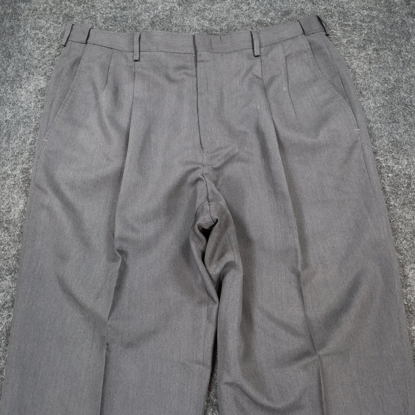 Haggar Dress Pants Mens 38x30 Gray Polyester Rayon Pleated Cuffed Slacks - Thumbnail 10