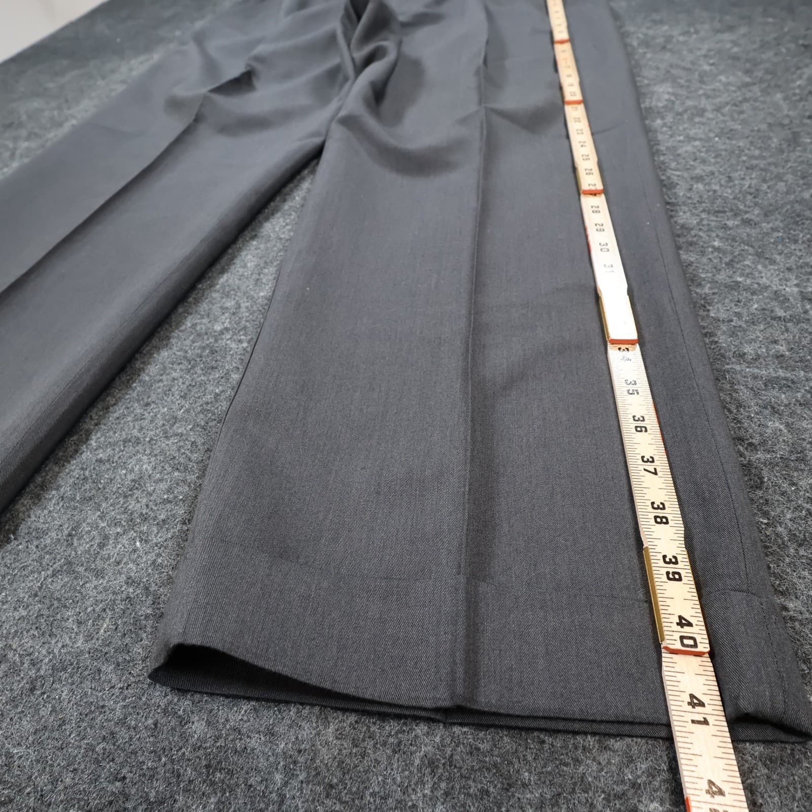 Haggar Dress Pants Mens 38x30 Gray Polyester Rayon Pleated Cuffed Slacks - Thumbnail 3