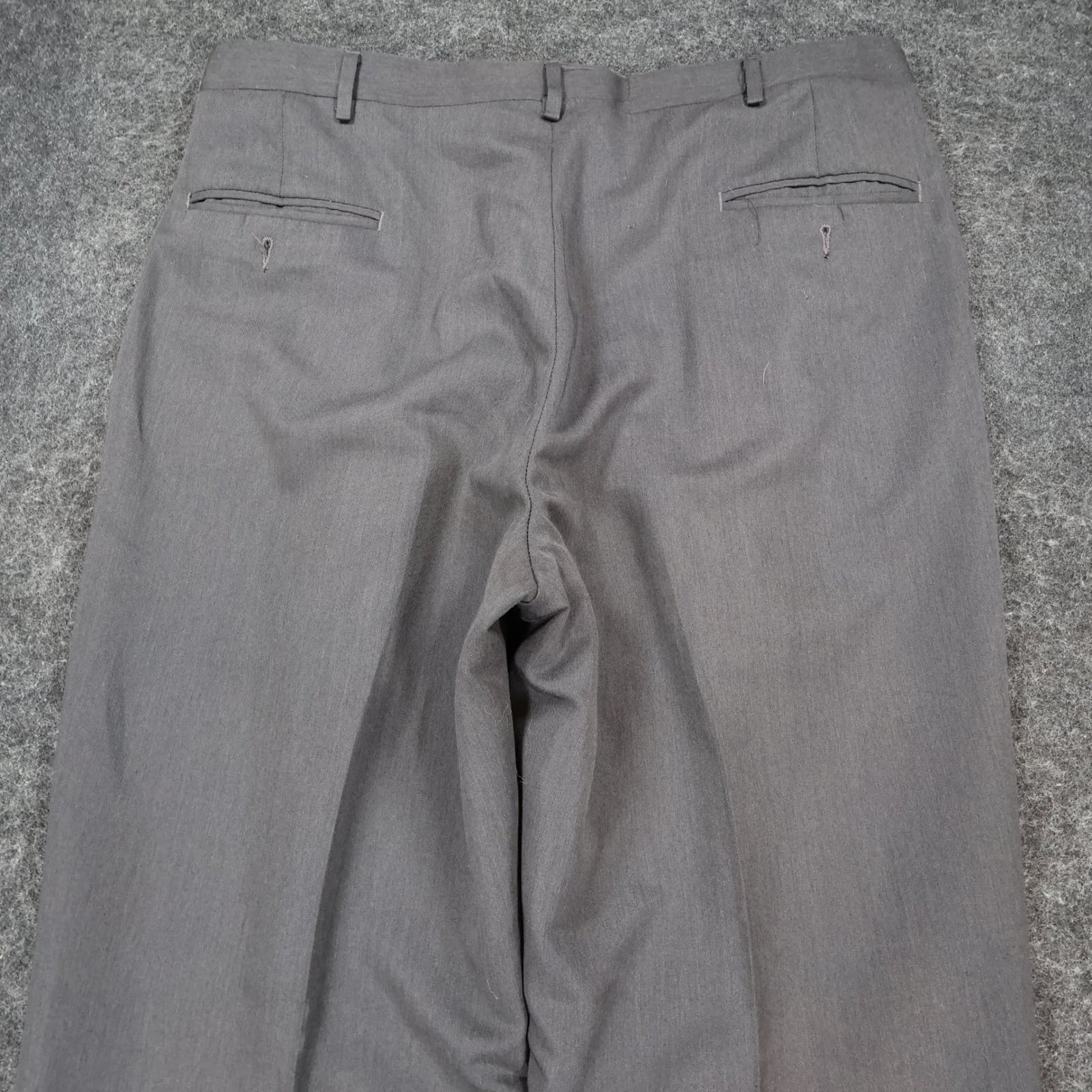 Haggar Dress Pants Mens 38x30 Gray Polyester Rayon Pleated Cuffed Slacks - Thumbnail 11
