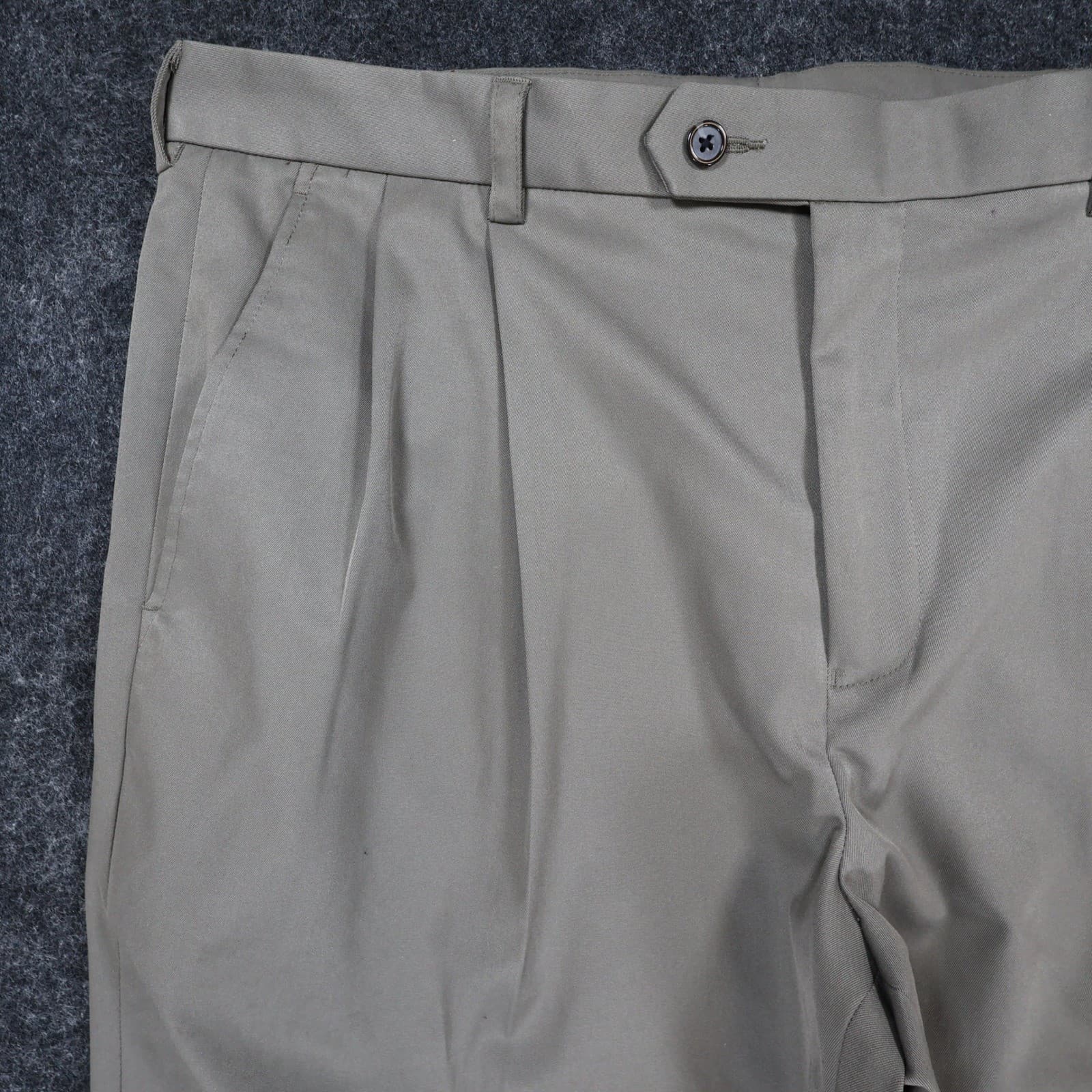 IZOD Dress Pants Mens 38x30 Khaki Polyester Pleated Cuffed Business Slacks - Thumbnail 10