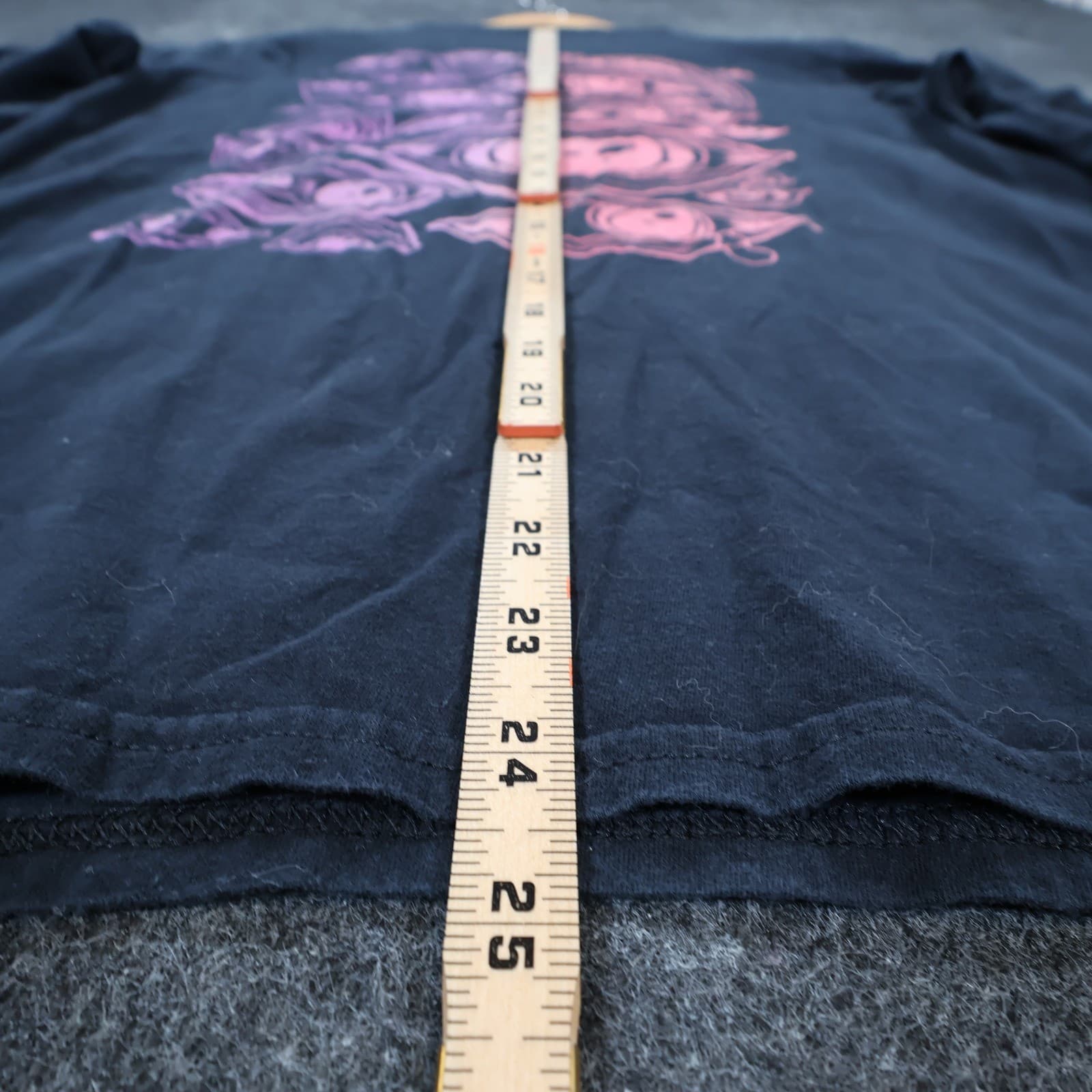Gildan T-Shirt Mens Medium Black Cotton Long Sleeve Pink Eye Graphic Streetwear - Thumbnail 6