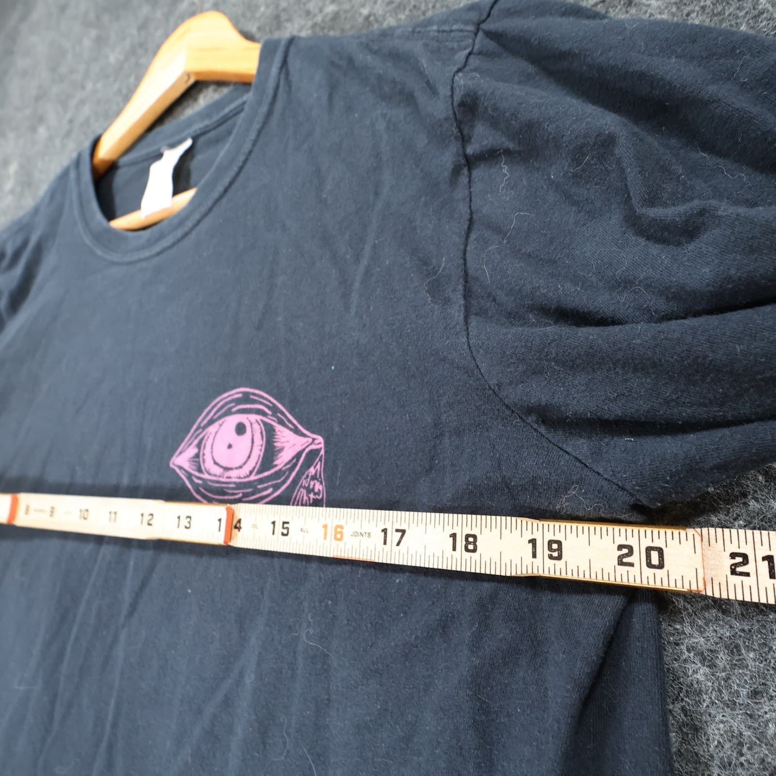 Gildan T-Shirt Mens Medium Black Cotton Long Sleeve Pink Eye Graphic Streetwear - Thumbnail 4