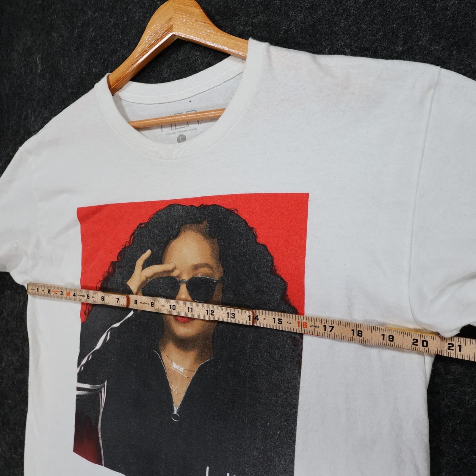 H.E.R. Graphic T-Shirt Unisex Large White Cotton Regular Fit R&B Artist Merch - Thumbnail 3