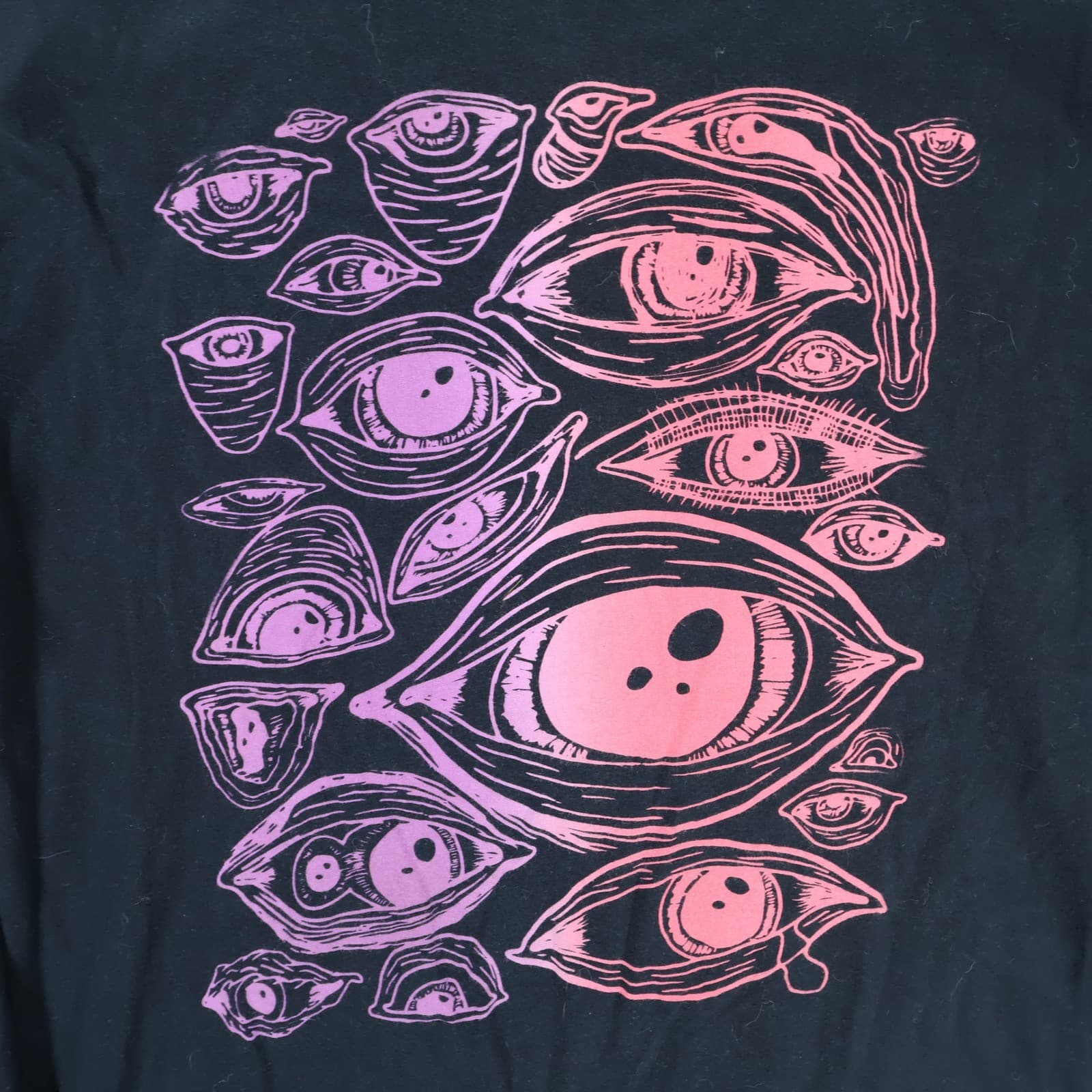 Gildan T-Shirt Mens Medium Black Cotton Long Sleeve Pink Eye Graphic Streetwear - Thumbnail 3