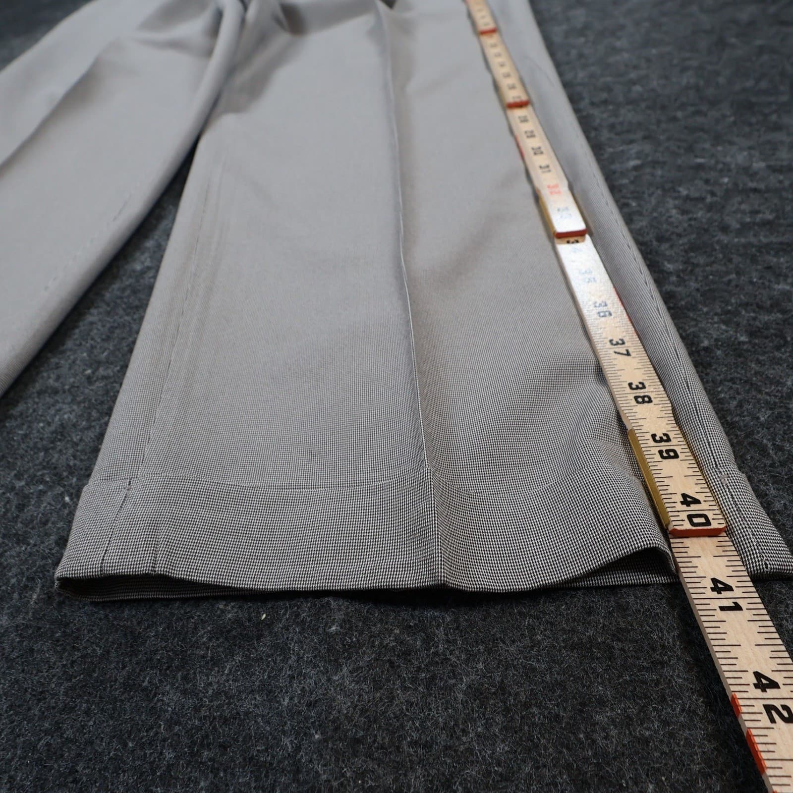 Roundtree & Yorke Dress Pants Mens 38x30 Gray Polyester Pleated Easy Care Slacks - Thumbnail 3
