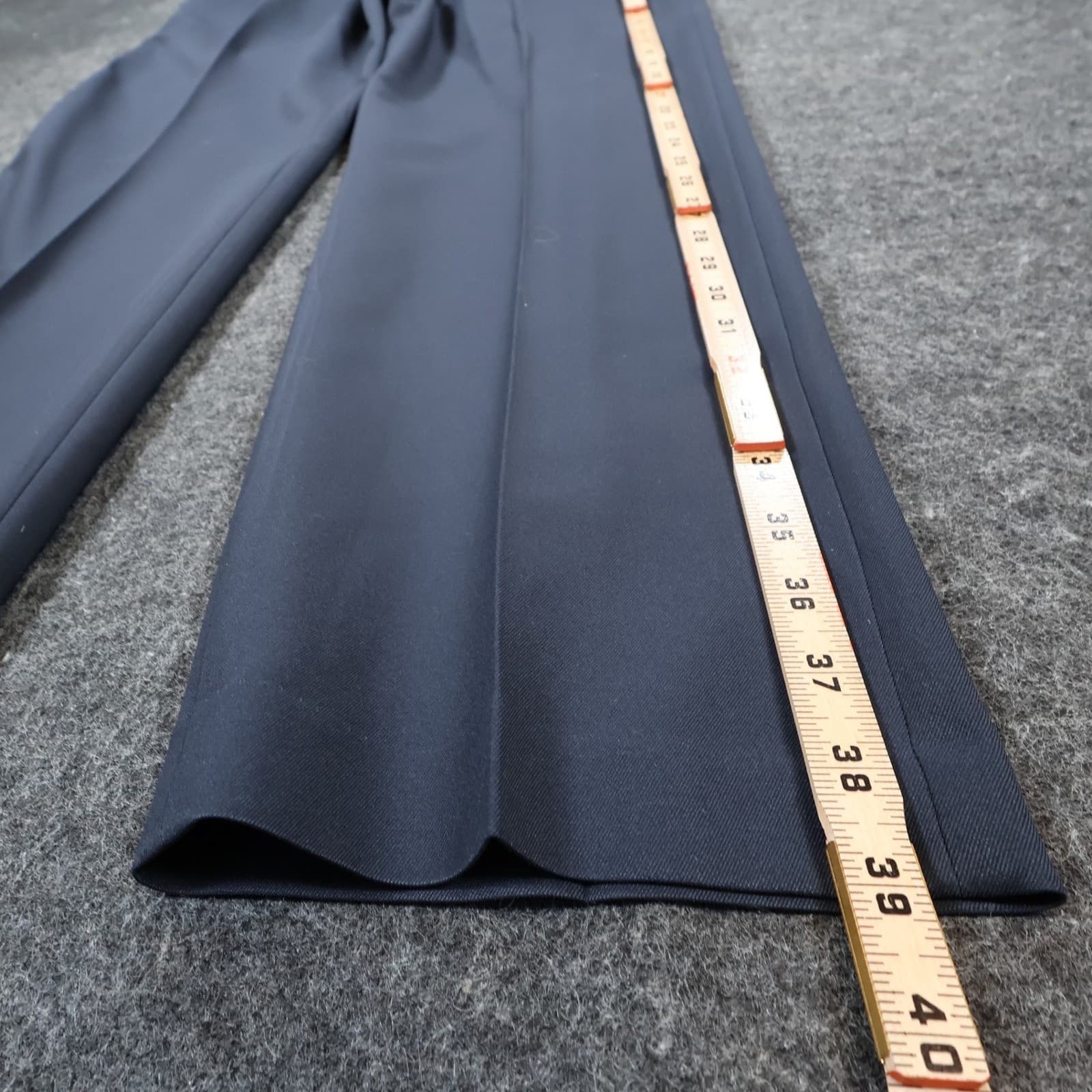 Van Heusen Traveler Dress Pants Mens 32/30 Navy Blue Polyester Straight Slacks - Thumbnail 3