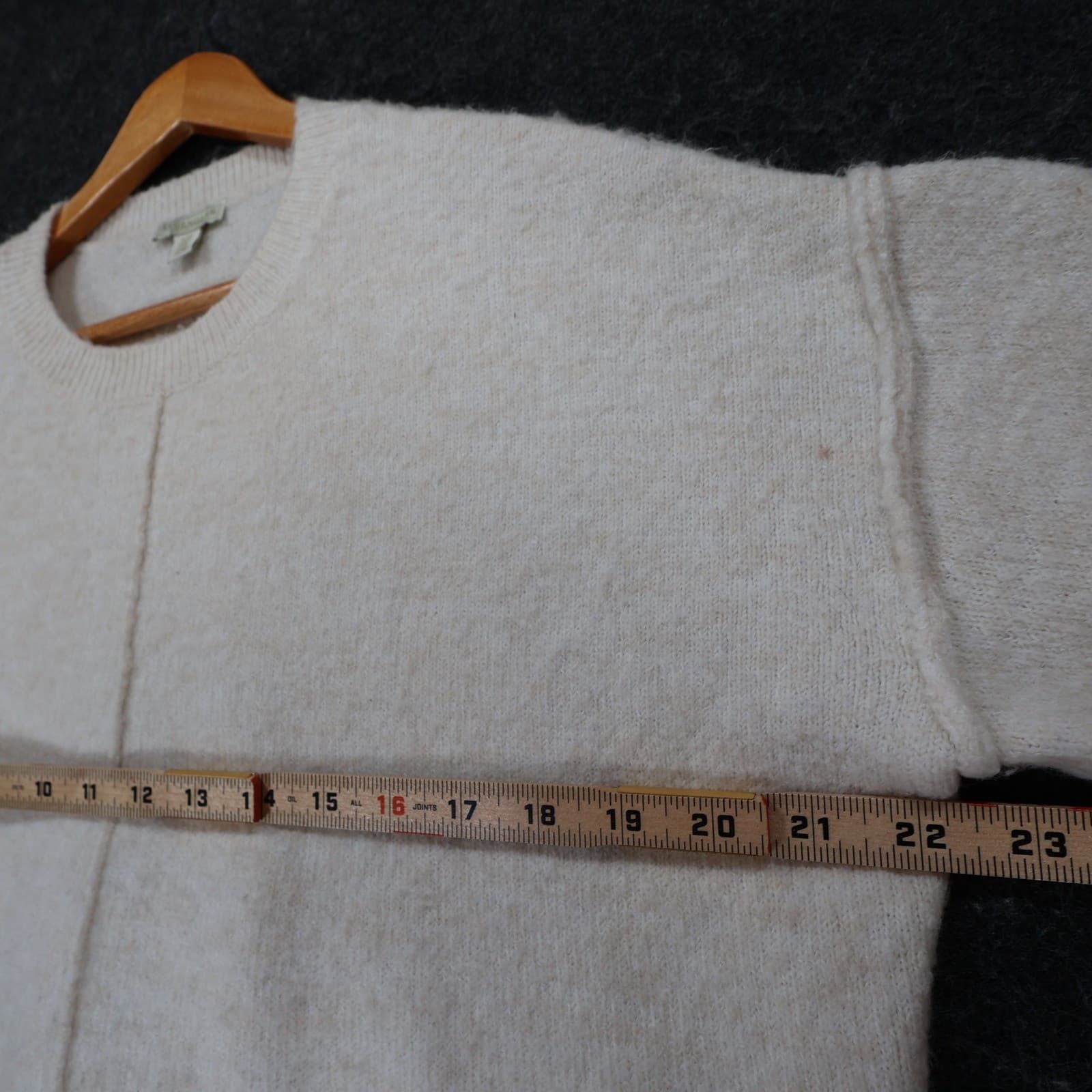 Legendary Outfitters Sweater Womens M Cream Acrylic Blend Relaxed Crewneck Cozy - Thumbnail 3