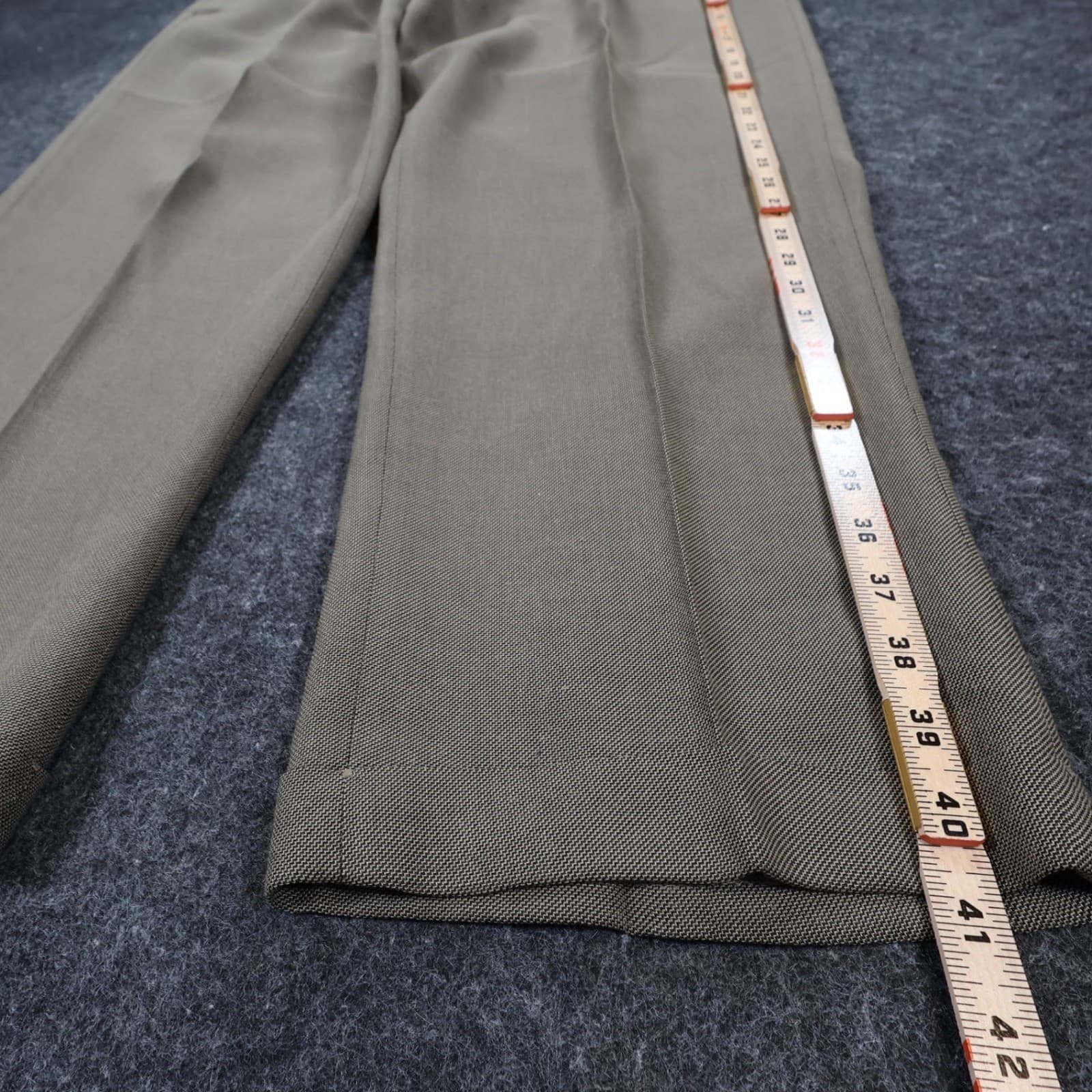 Van Heusen Dress Pants Mens 38x30 Brown Rayon Polyester Pleated Relaxed Slacks - Thumbnail 3