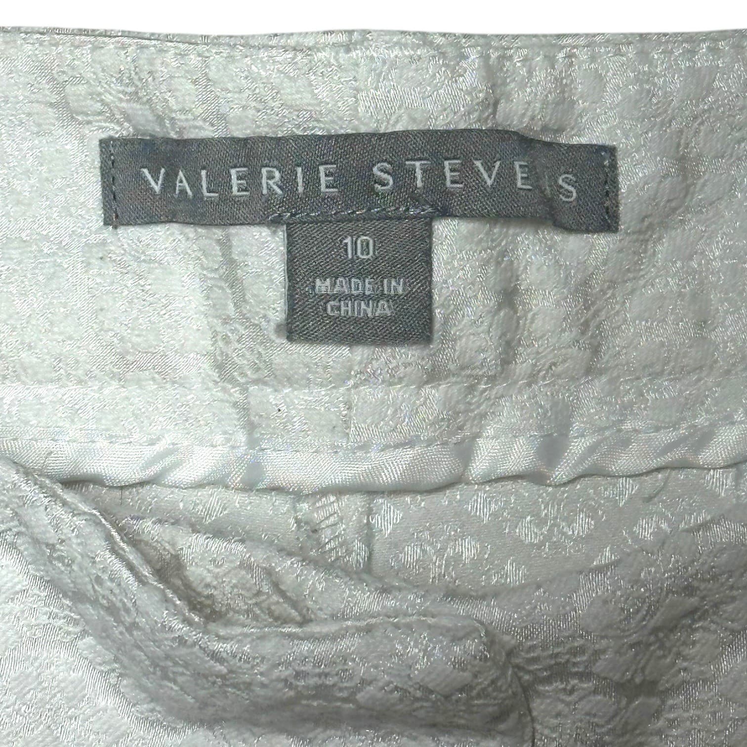 VALERIE STEVES Women's White Embossed Pattern Cropped Pants Size 10 - Thumbnail 6