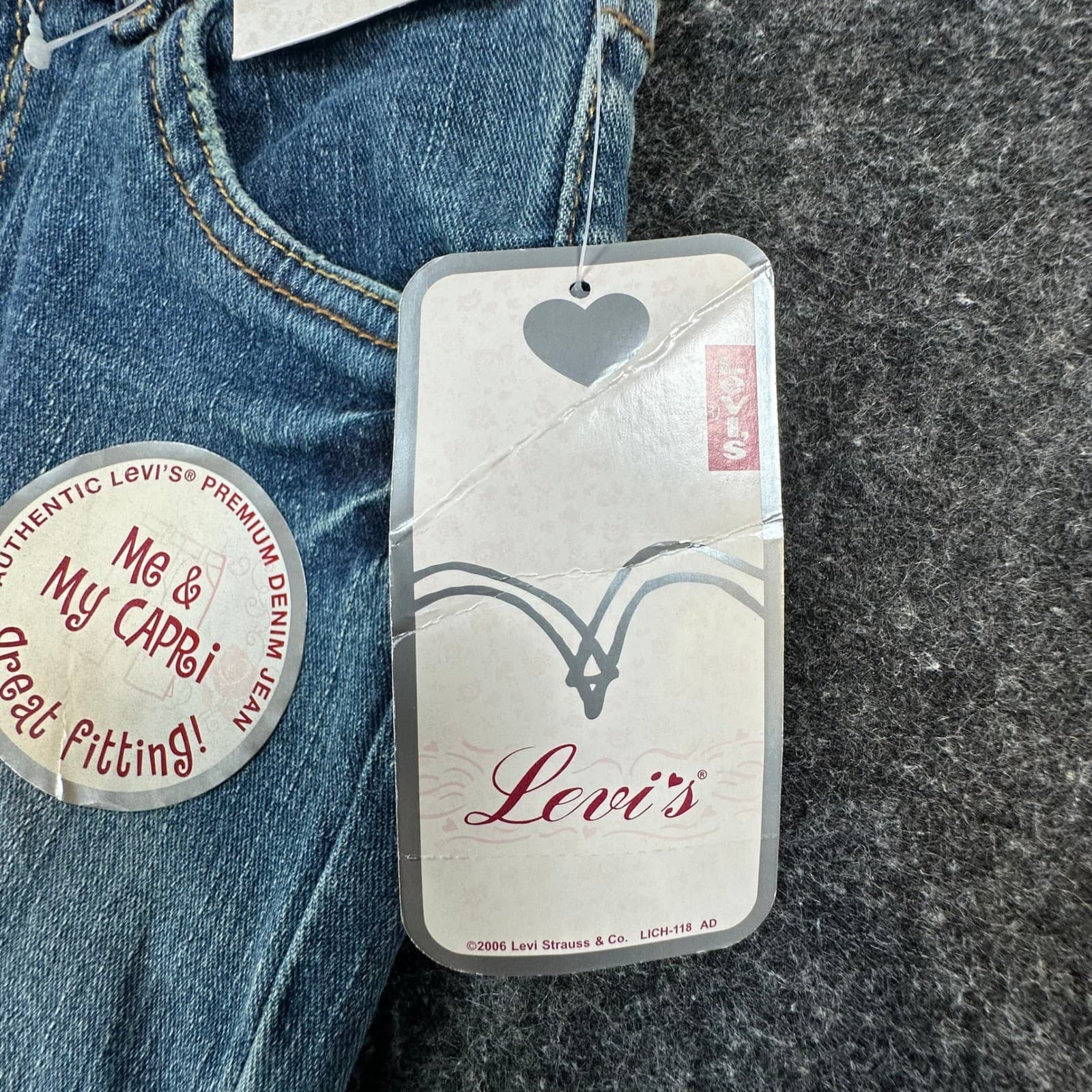 Levi's Capri Jeans Girls Size 8 Blue Denim Ramie Blend Y2K New With Tags Belt - Thumbnail 7